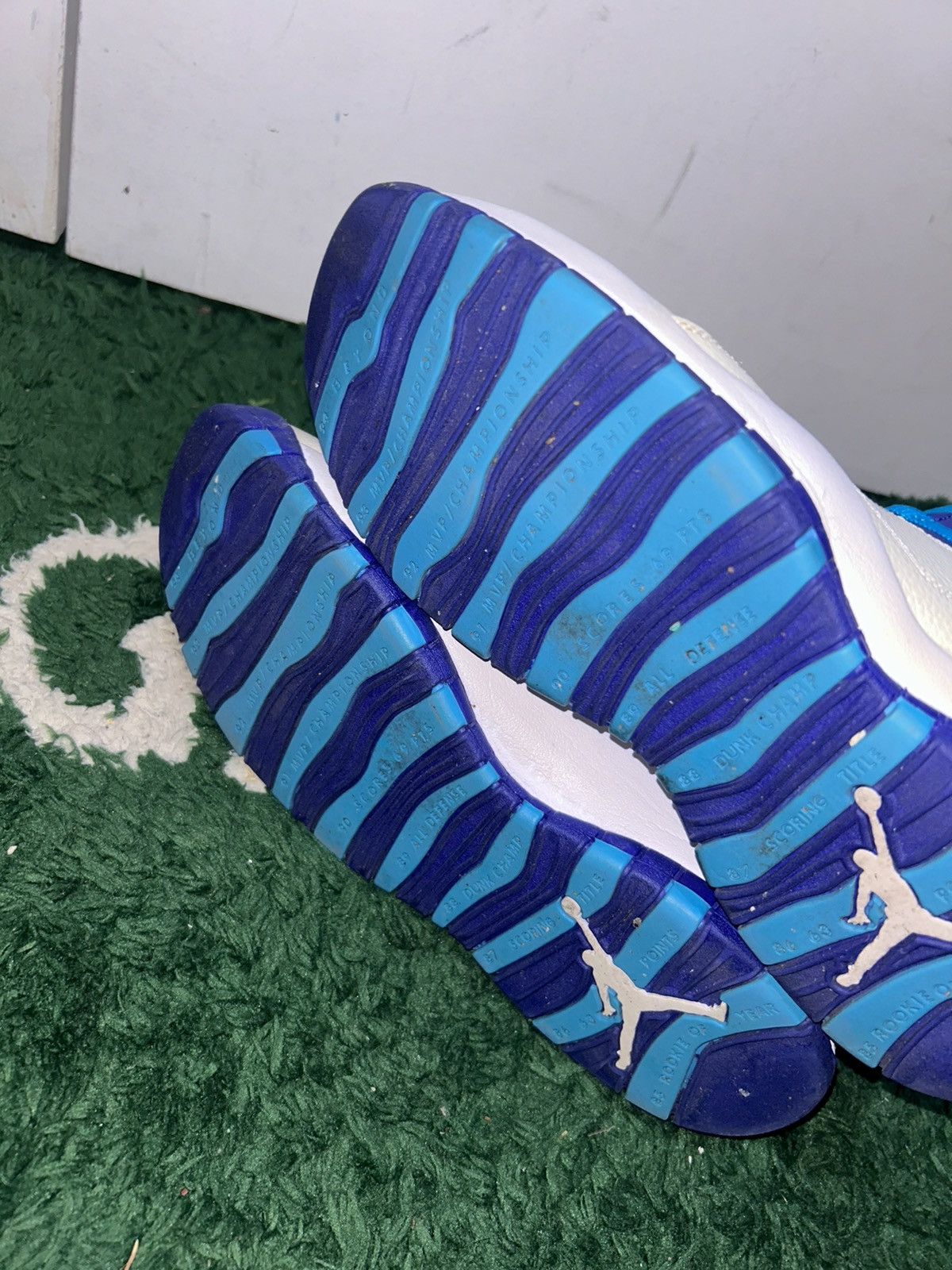 Jordan Brand Size 11 - Air Jordan 10 Retro Charlotte Hornets Preowned Size US 11 / EU 44 - 7 Thumbnail