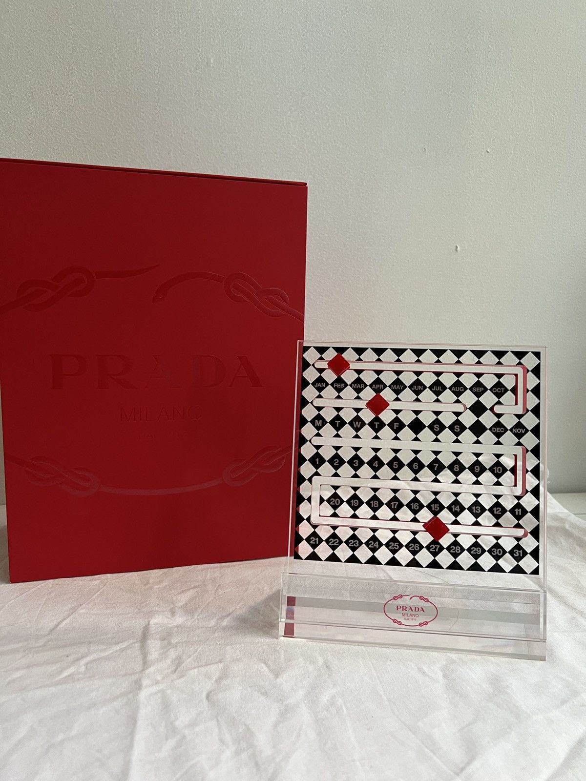 Prada 🔺Prada triangle table acrylic calendar home decor Size ONE SIZE - 2 Thumbnail