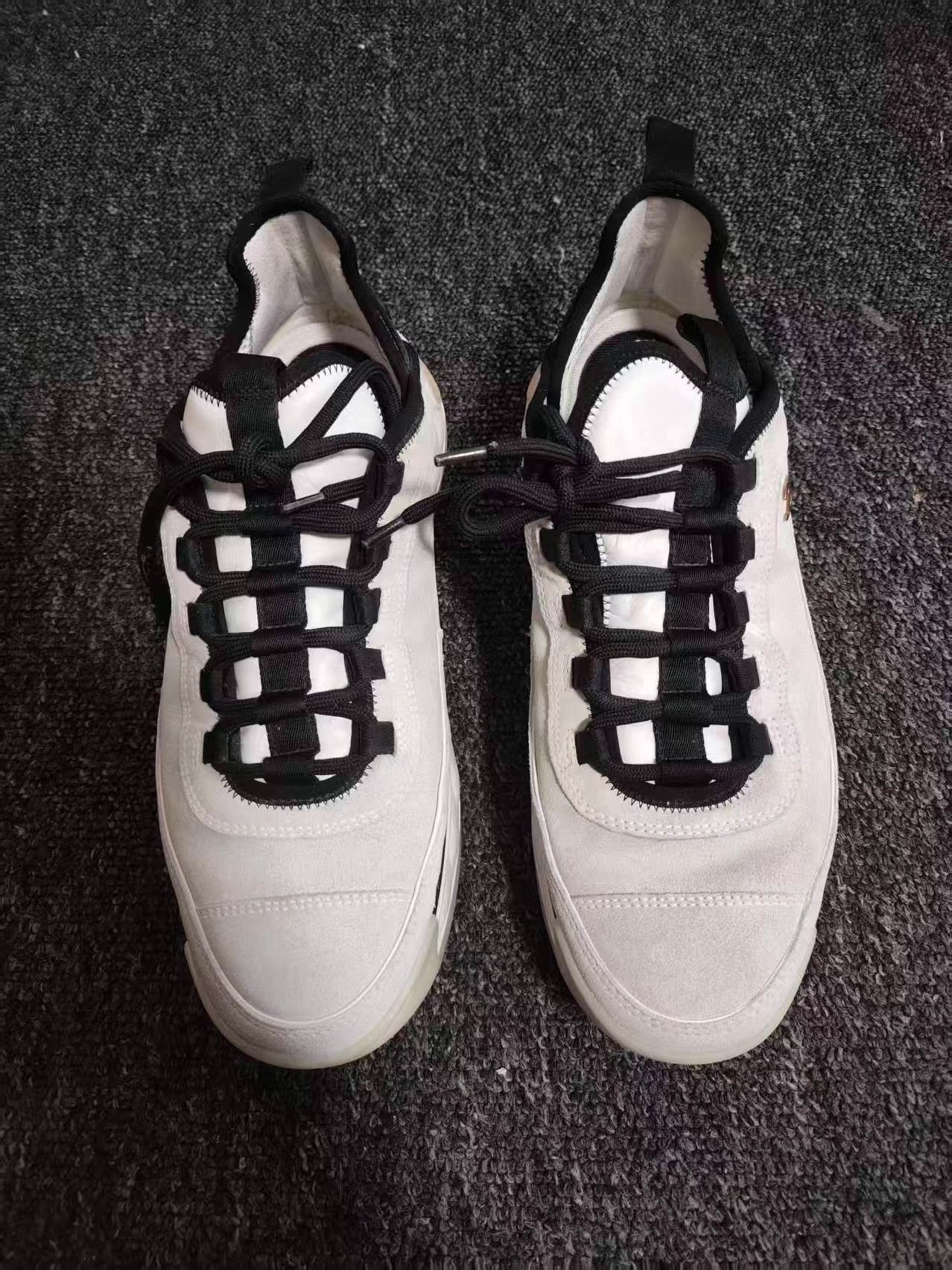 Chanel White Low-Top Sneakers Size US 9 / EU 42 - 1 Thumbnail