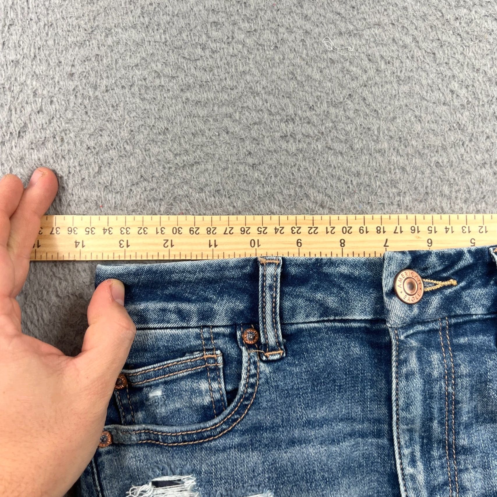 American Eagle Outfitters American Eagle Shorts Women's 4 Curvy Hi Rise Shortie Blue Denim Jorts Raw Hem Size 27" / US 4 / IT 40 - 7 Thumbnail