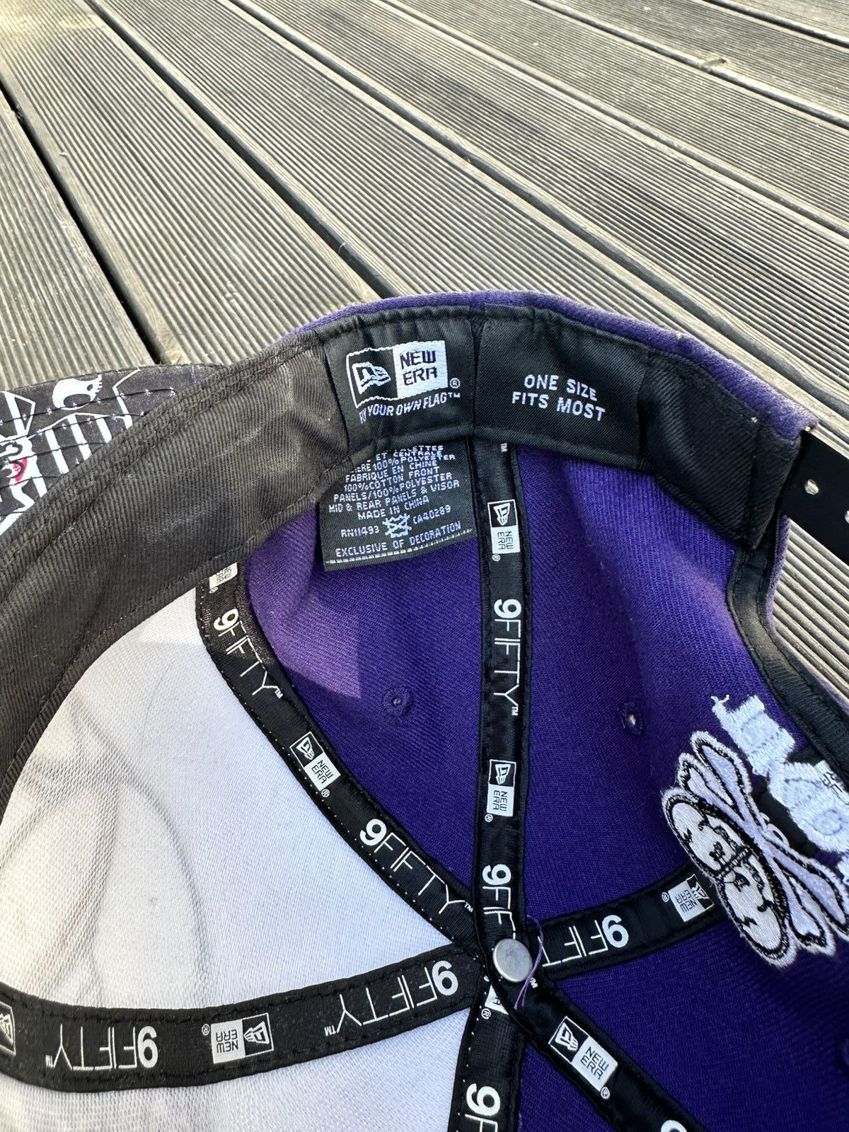 New Era × tokidoki TKDK Tokidoki 9Fifty New Era Tattoo Girl Spades Hat Size ONE SIZE - 7 Thumbnail