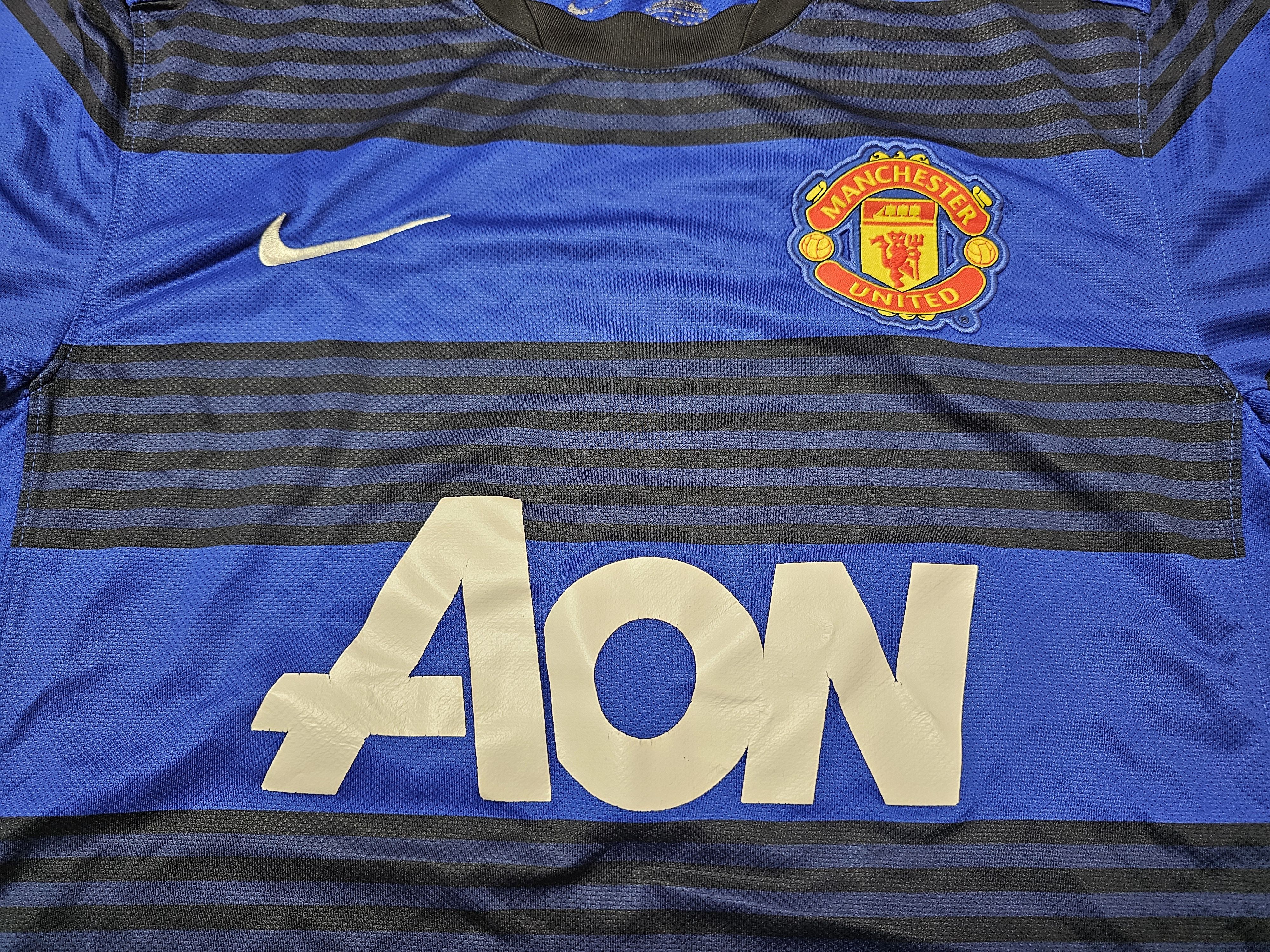 Nike MANCHESTER UNITED 2011 2012 AWAY FOOTBALL SOCCER JERSEY Size US M / EU 48-50 / 2 - 3 Thumbnail