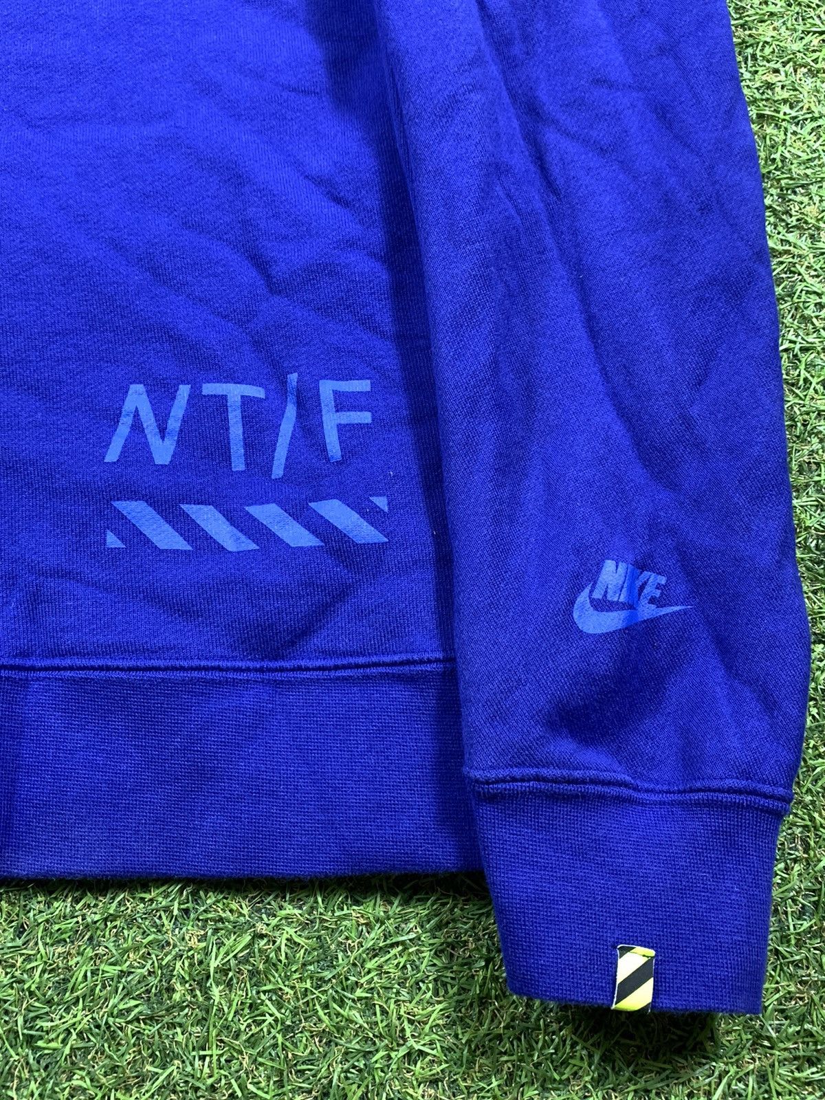 Nike Vintage Y2K Nike Track & Field sweatshirt streetwear size S Size US S / EU 44-46 / 1 - 3 Thumbnail