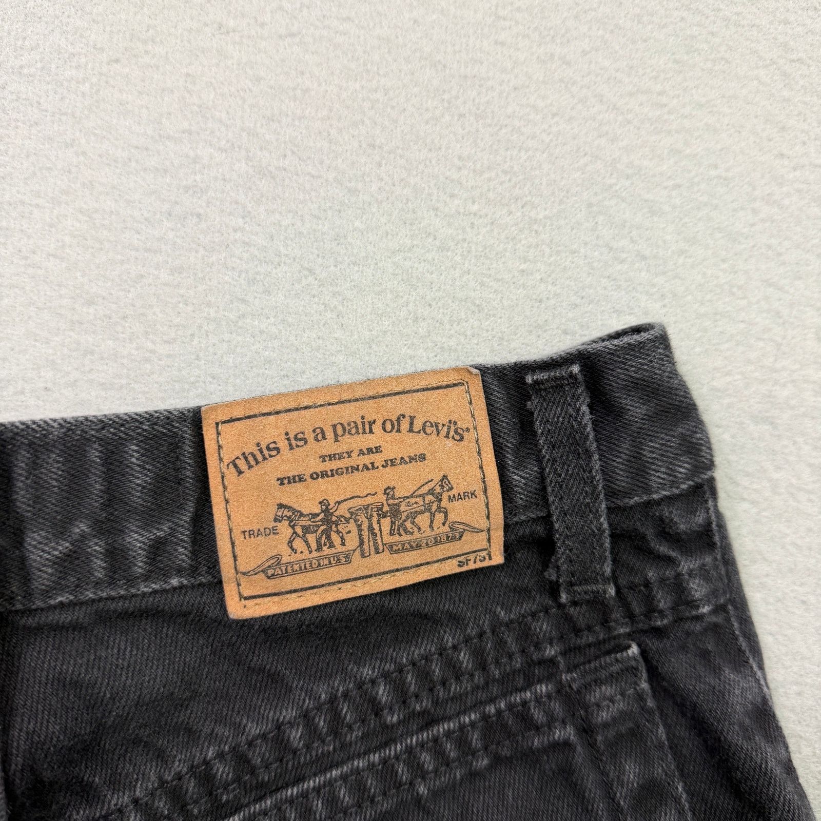Vintage Vintage Levis 900 Jeans Womens 7 (26x32) Black Mom High Rise Size 26" / US 2 / IT 38 - 6 Thumbnail