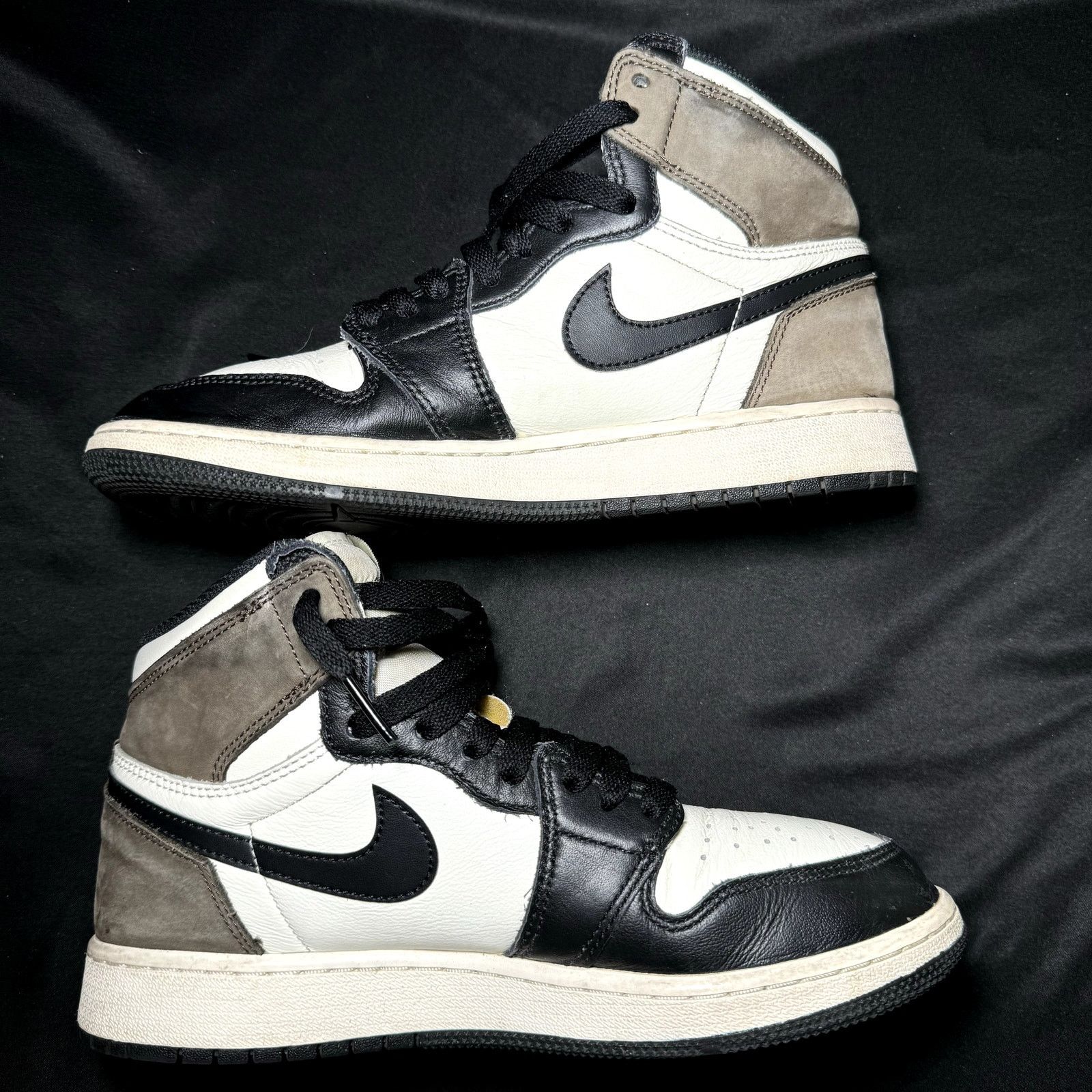 Jordan Brand × Nike Nike Air Jordan 1 Retro High OG GS Dark Mocha - Size 6 Size US 6 / EU 39 - 4 Thumbnail
