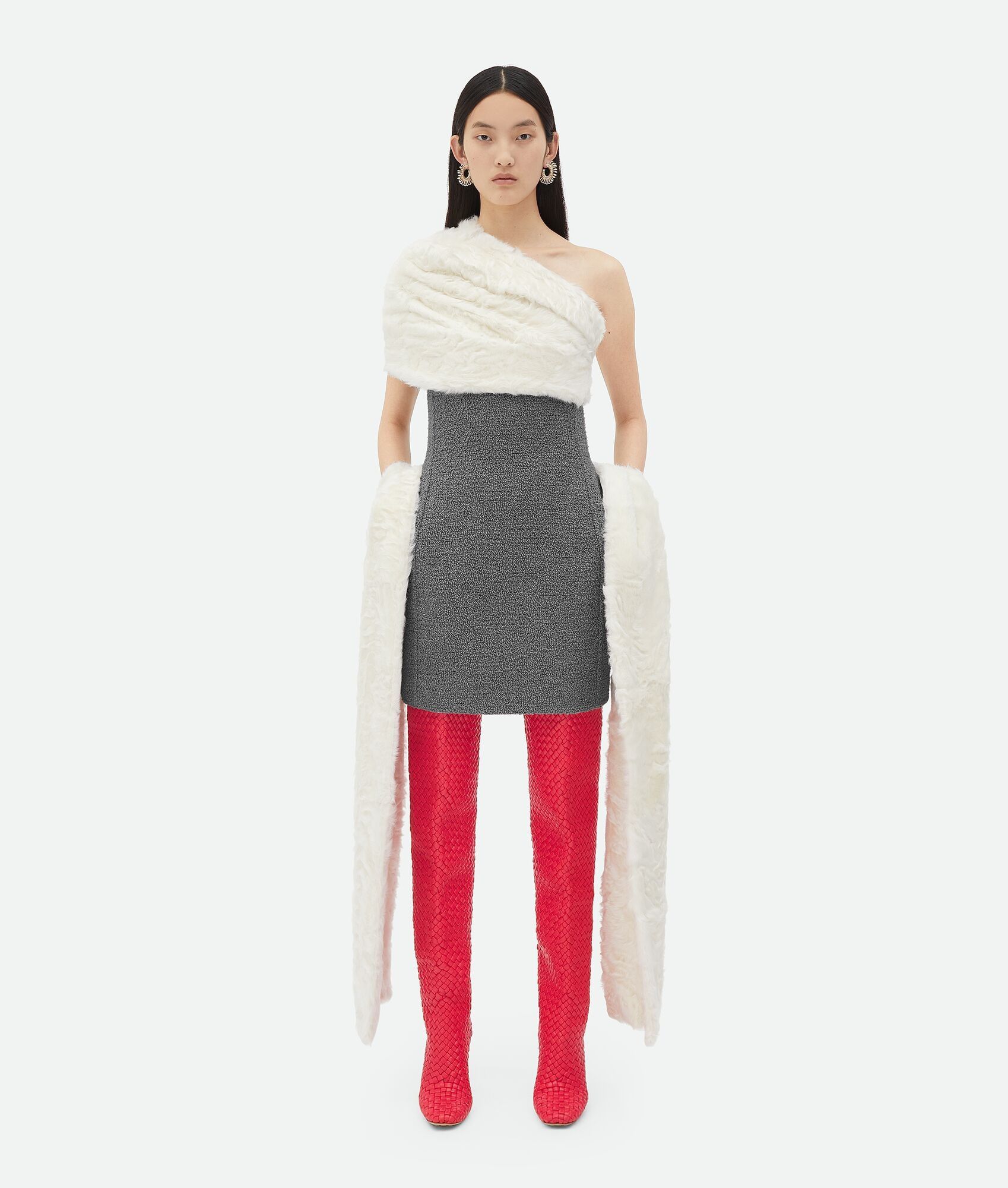 Bottega Veneta o1n1vont1224 Wavy Effect Shearling Scarf in White Size ONE SIZE - 2 Thumbnail