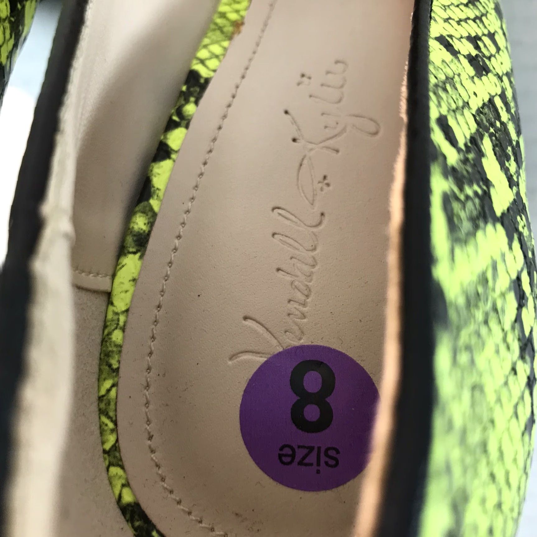 Vintage KENDALL + KYLIE Neon Yellow Black Faux Snakeskin 4in High Heel Pumps Women Size 8M Size US 8 / IT 38 - 5 Thumbnail