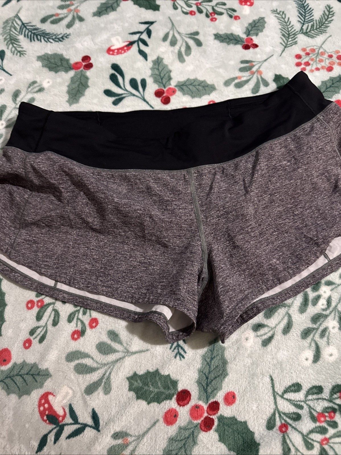 Lululemon Lululemon Women’s Size 10 Shorts Size 22" - 1 Thumbnail