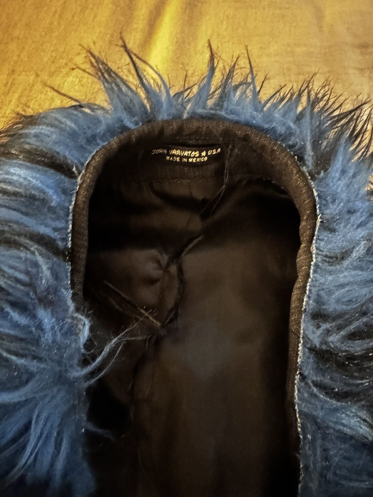 John Varvatos John Varvatos USA 38R Pinstripe Blazer Blue Faux Fur Collar Size 38R - 2 Thumbnail