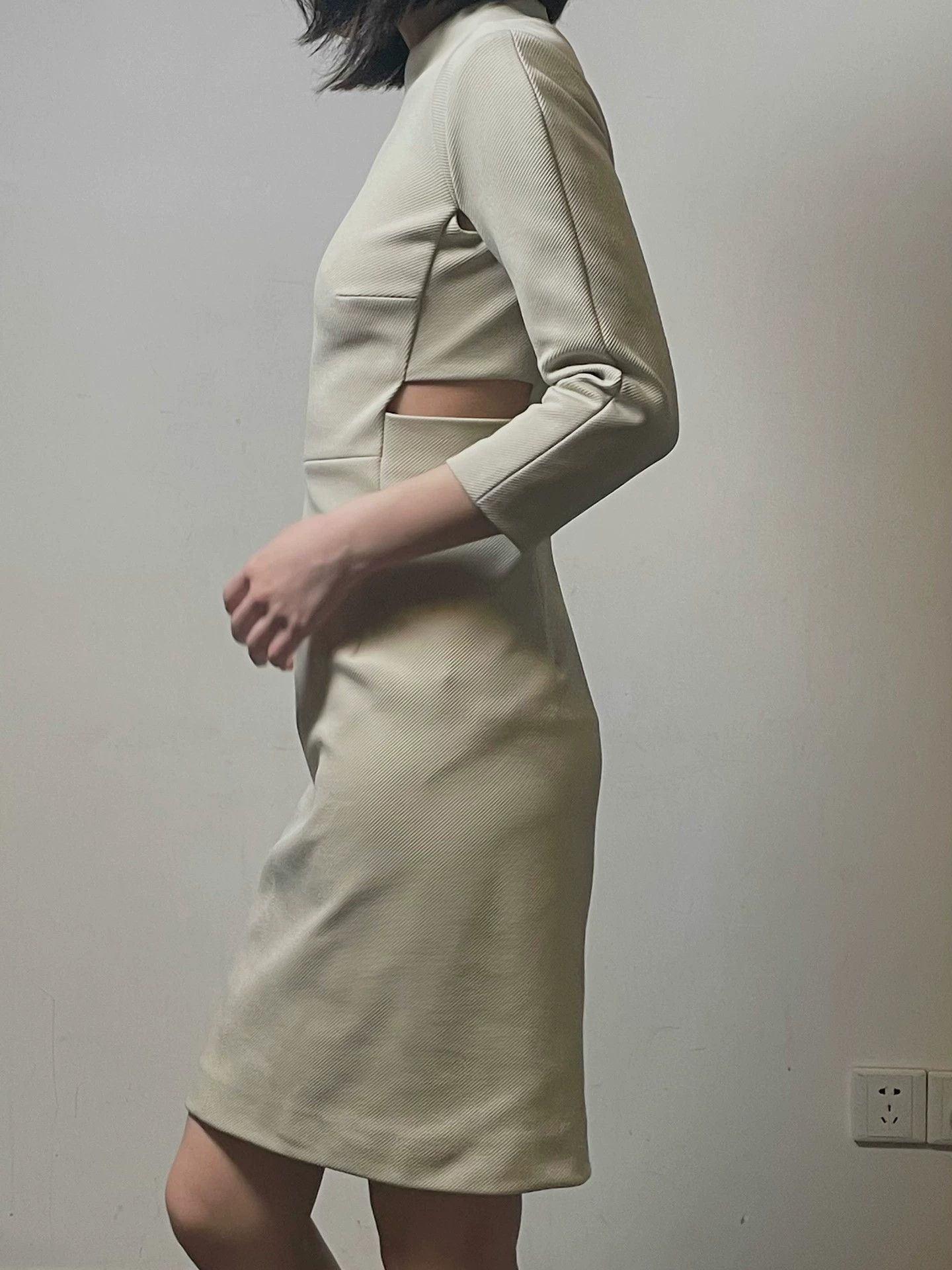 Gucci GUCCI S/S11 Frida Giannini Beige Cutout Dress Women's Size XS / US 0-2 / IT 36-38 - 2 Thumbnail