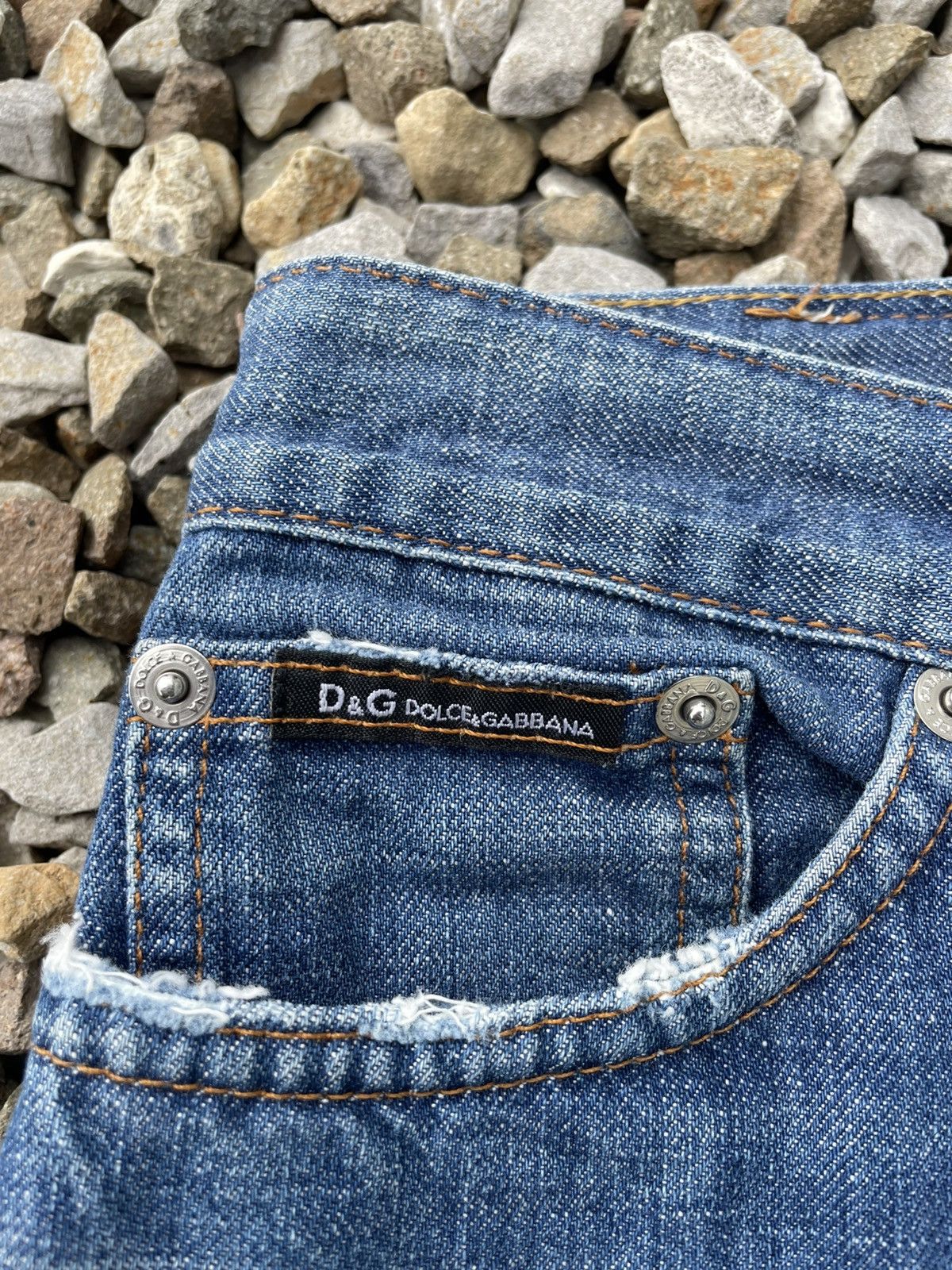 Dolce & Gabbana Vintage 00’s Dolce & Gabbana Flared Bootcut Distressed Jeans Size 27" / US 4 / IT 40 - 5 Thumbnail