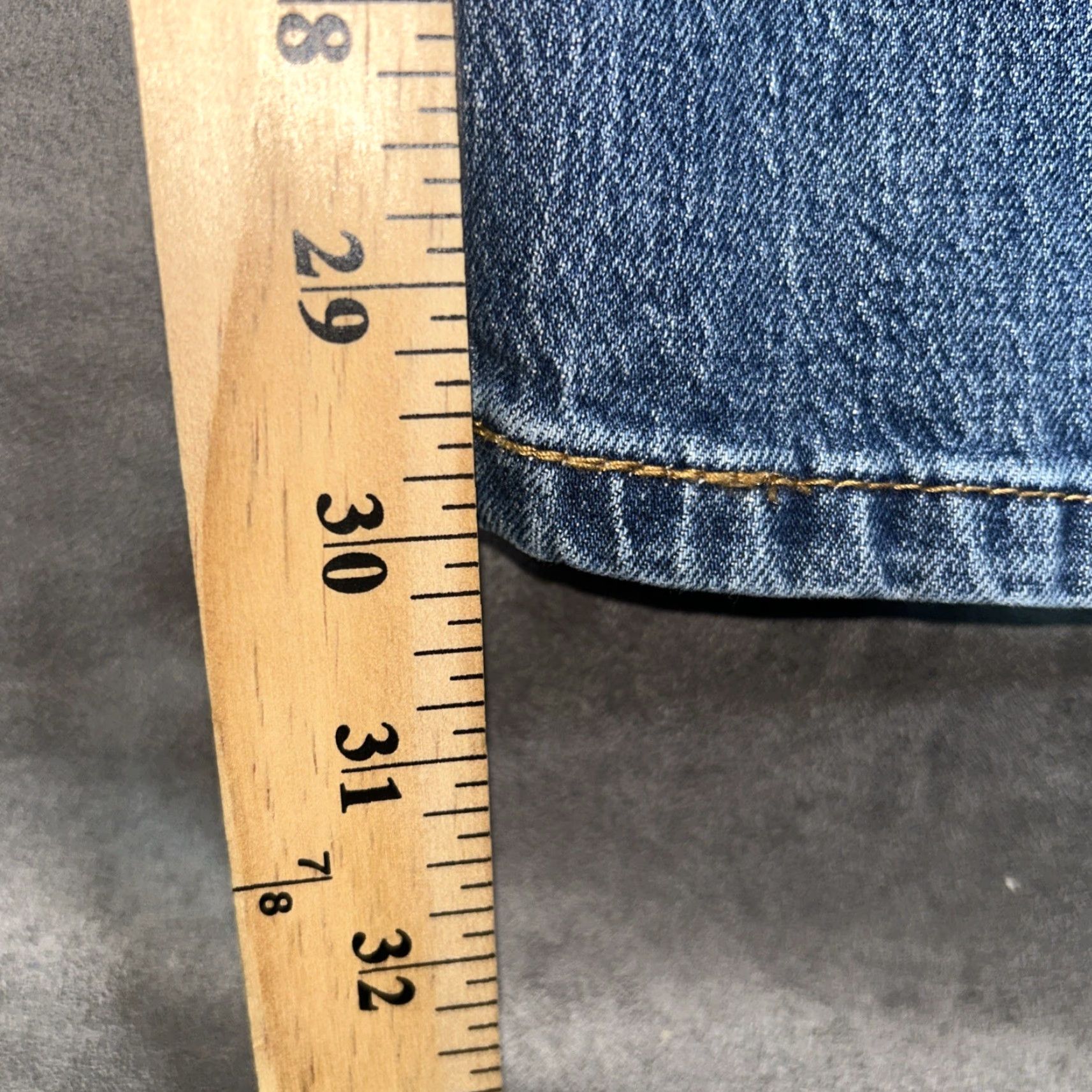 Levi's Levi's 505 Jeans Mens 32x30 Straight 5-Pocket Denim Cotton Blue Regular Waist 32 Inseam 30 Medium Wash Size US 32 / EU 48 - 5 Thumbnail