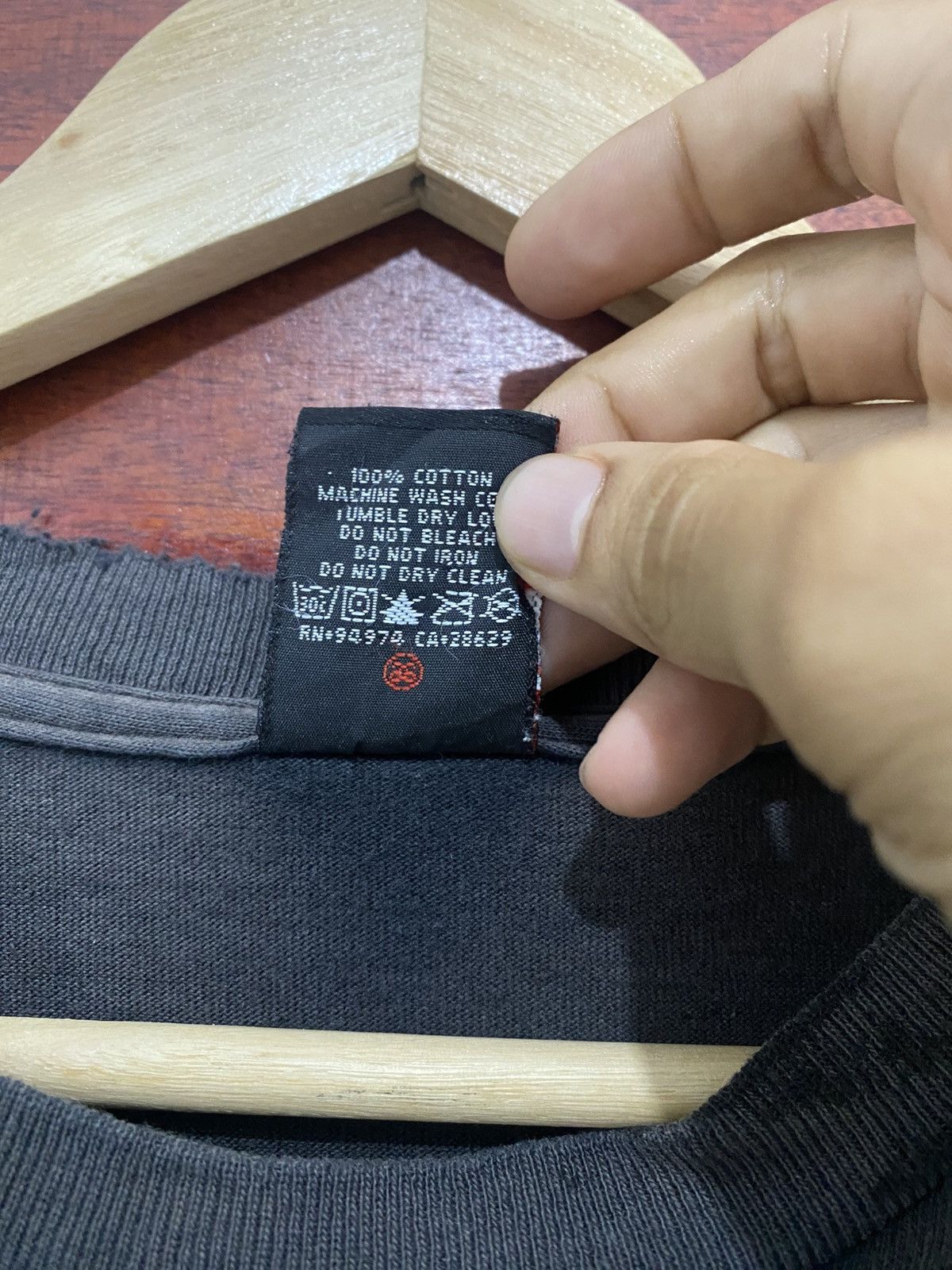Stussy Vtg Y2K Stussy Undefeated Fruition Crown Parlay Sunfaded Tee Size US L / EU 52-54 / 3 - 9 Thumbnail