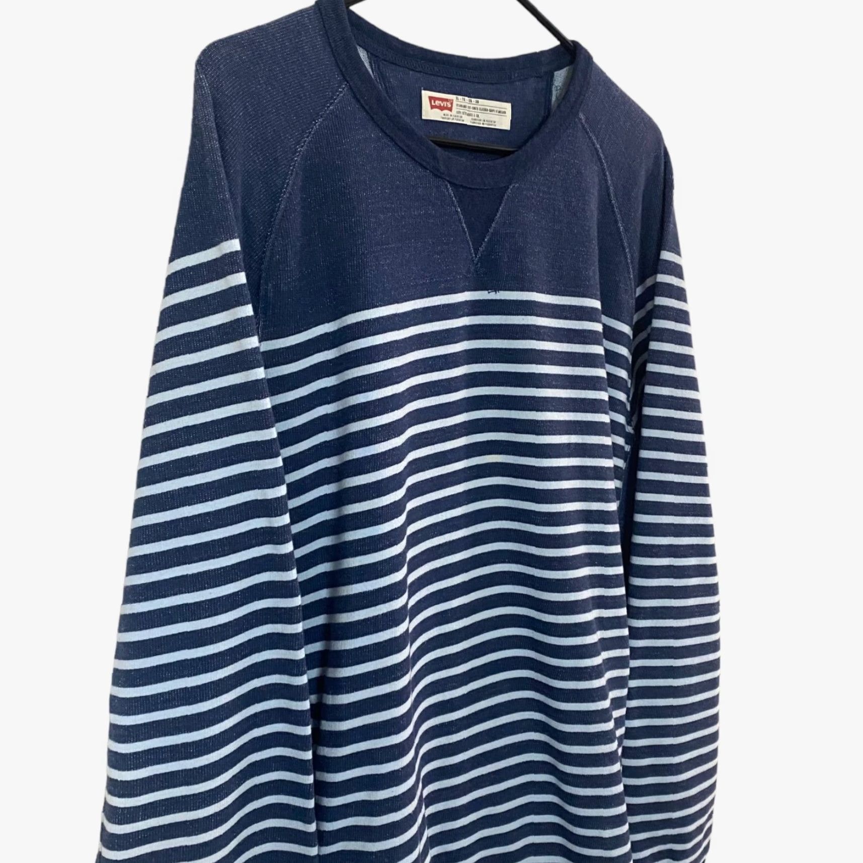 Levi's Levi's Striped Pullover Crewneck Sweatshirt Mens XL Navy Blue White Long Sleeve Size US XL / EU 56 / 4 - 4 Thumbnail