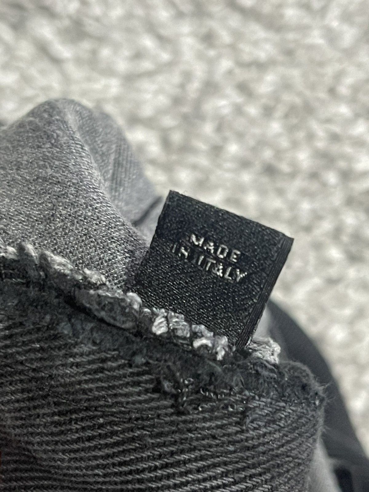 Versace Jeans Couture × Vintage VERSACE JEANS COUTURE VINTAGE MEDUSA BLACK EDITION SIZE 36 Size US 34 / EU 50 - 16 Thumbnail