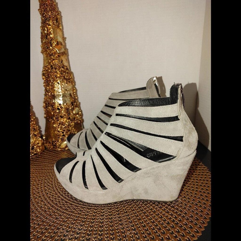 Other Stylish Cordani Strappy Wedge Heels Size US 7.5 / IT 37.5 - 1 Thumbnail