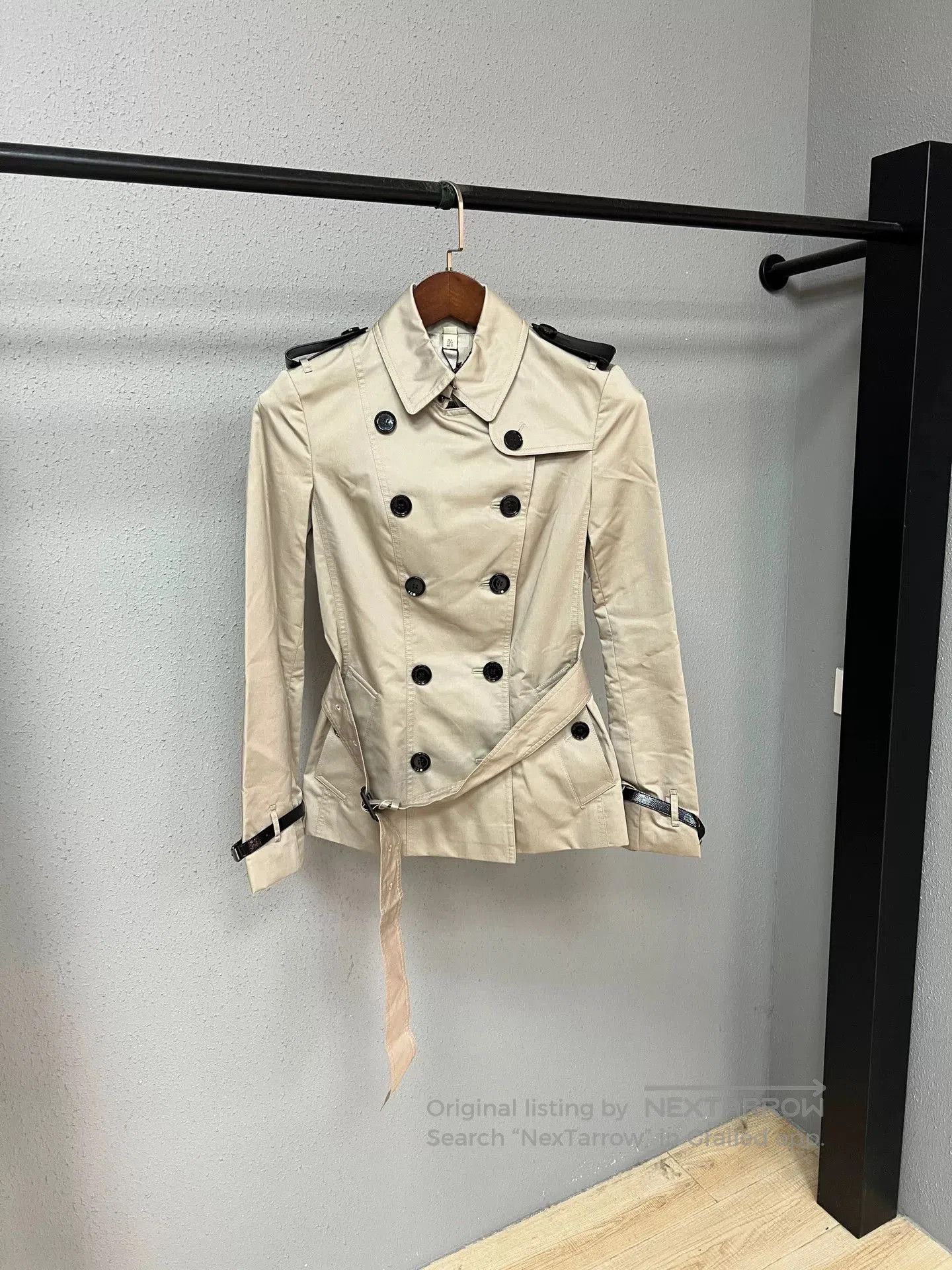 Burberry Burberry Check Pattern Trench Coat Size UK6. Size XS / US 0-2 / IT 36-38 - 1 Thumbnail