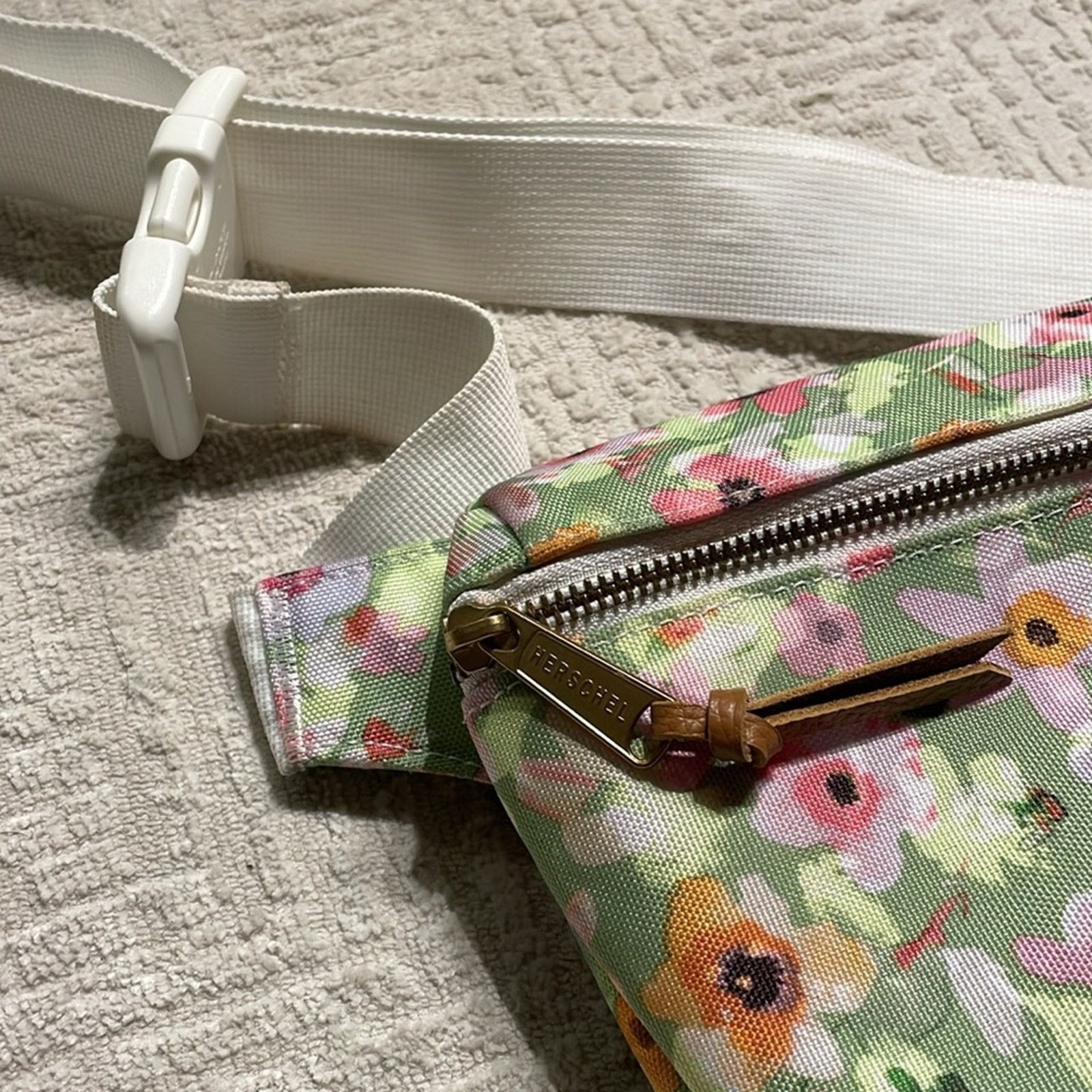 Herschel Supply Co. Herschel Floral Hip bag / waist bag - Rare Size ONE SIZE - 2 Thumbnail