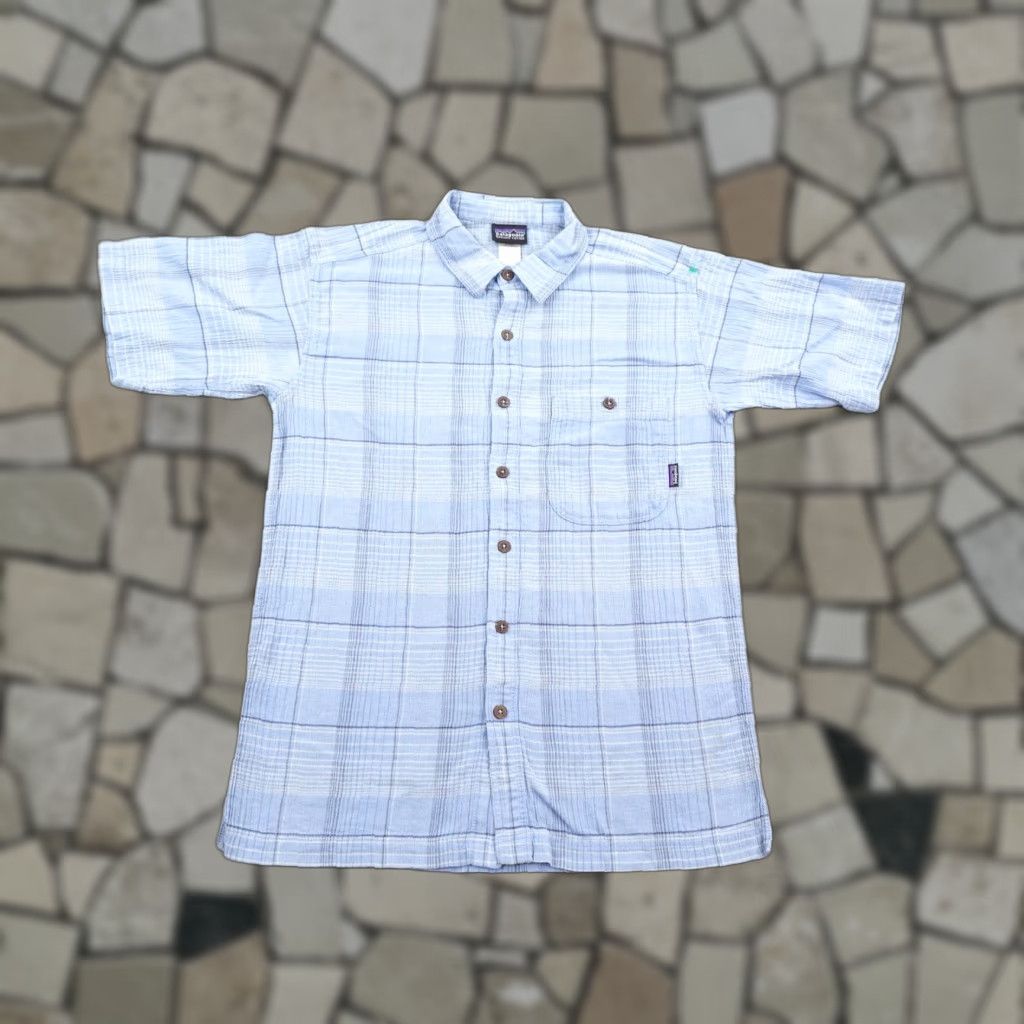 Patagonia Patagonia Shirt Mens Small Blue Plaid Organic Cotton Button Up Lightweight Camp Size US S / EU 44-46 / 1 - 1 Thumbnail