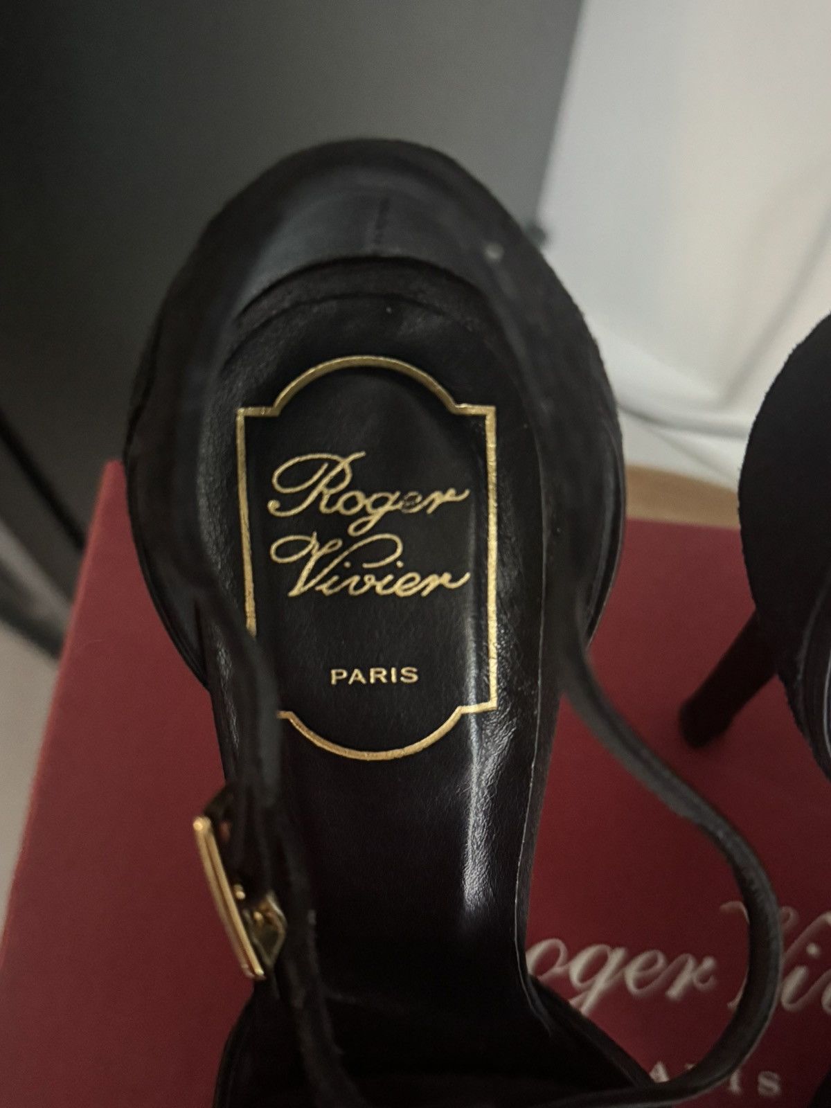 Roger Vivier Roger Vivier Paris Black & Gold Sequin Heels – Size 37 Size US 7 / IT 37 - 4 Thumbnail