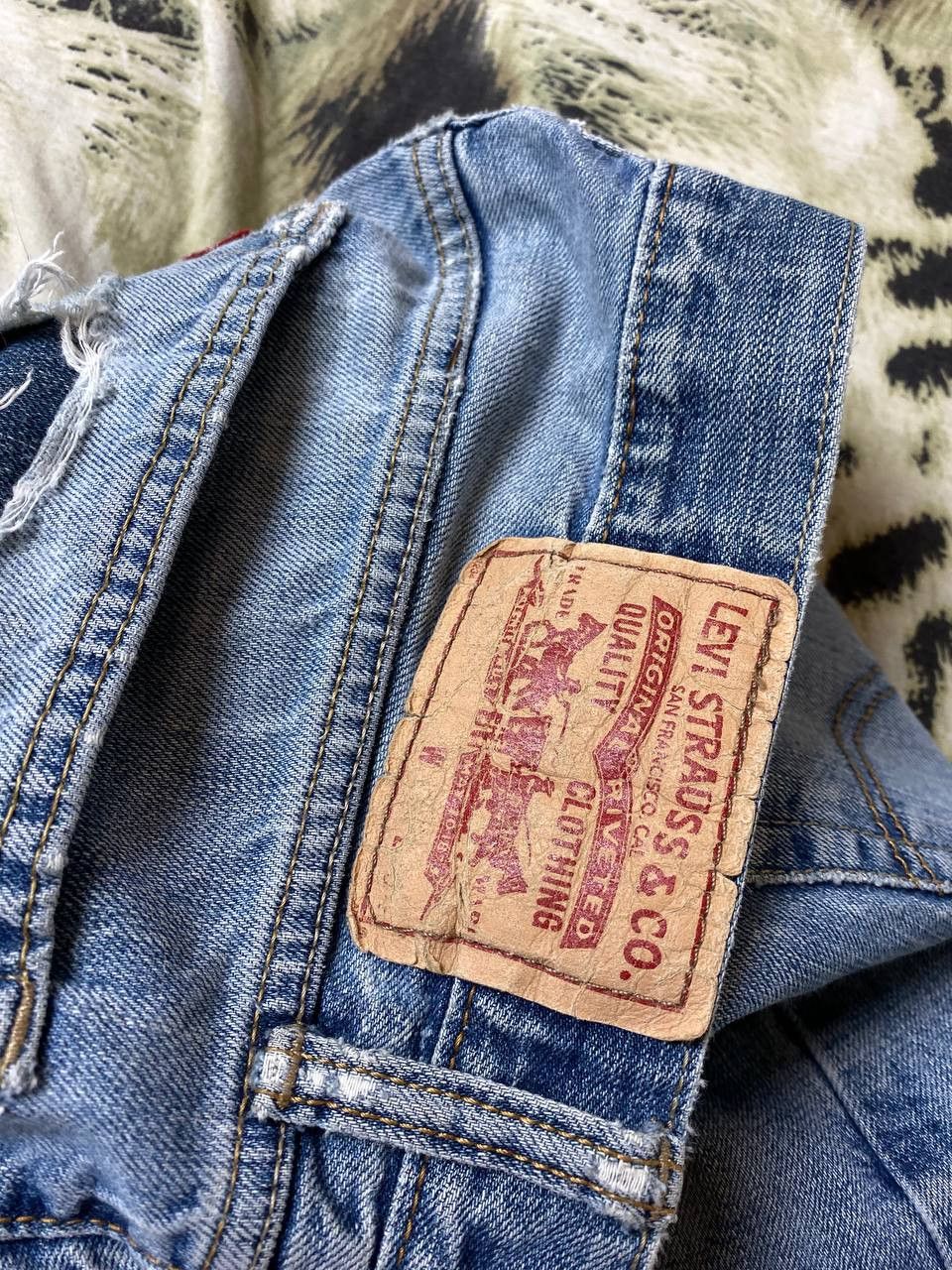 Levi's × Vintage Vintage Levi’s Distressed 505 Jeans Size US 34 / EU 50 - 5 Thumbnail