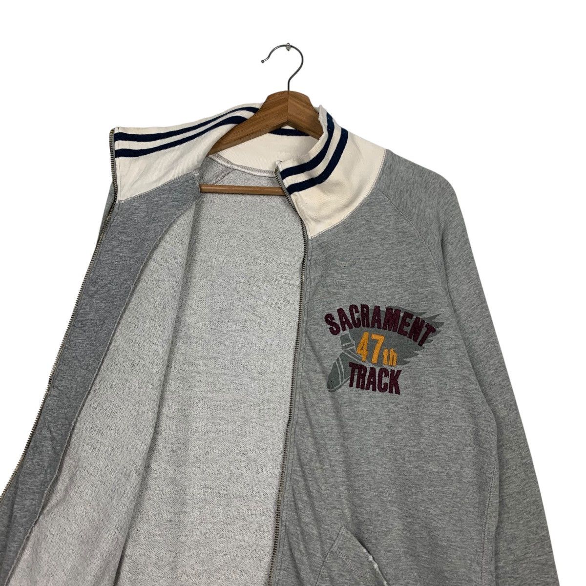 Champion Repro Vtg CHAMPION Sacrament 47th Track Sweater #2205-C97 Size US L / EU 52-54 / 3 - 10 Thumbnail