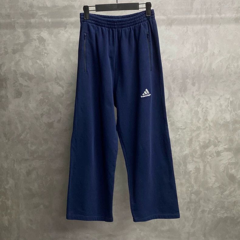 Balenciaga Balenciaga x Adidas Embroidered Logo Sweatpants Size US 26 / EU 42 - 1 Thumbnail