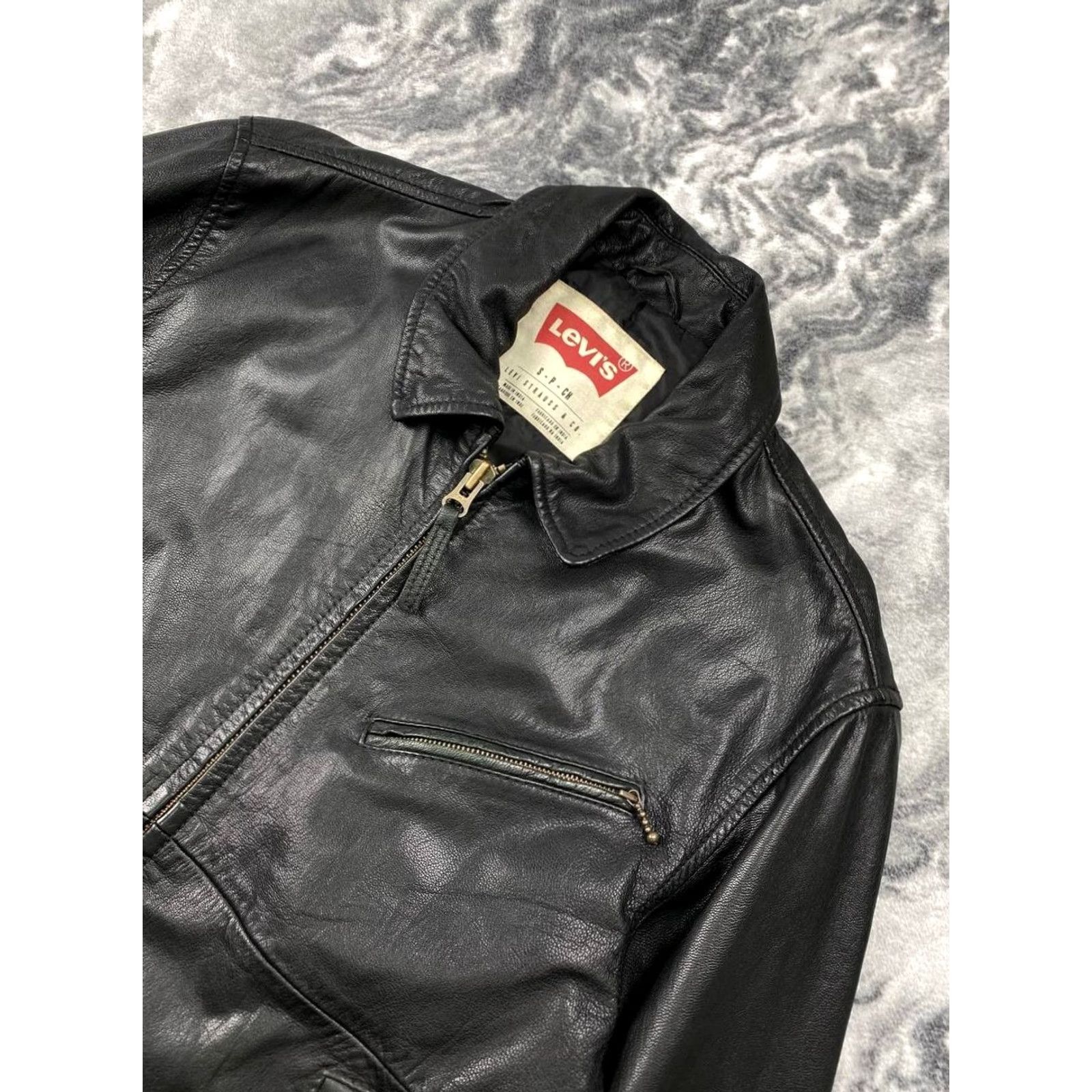 Levi's VINTAGE Levi's Leather Jacket Men S Black Zip Biker Mid-Length 00s Casual Winter Fall 51 Chest 67 Length 47.5 Shoulders 65.5 Sleeve Regular Size US S / EU 44-46 / 1 - 2 Thumbnail