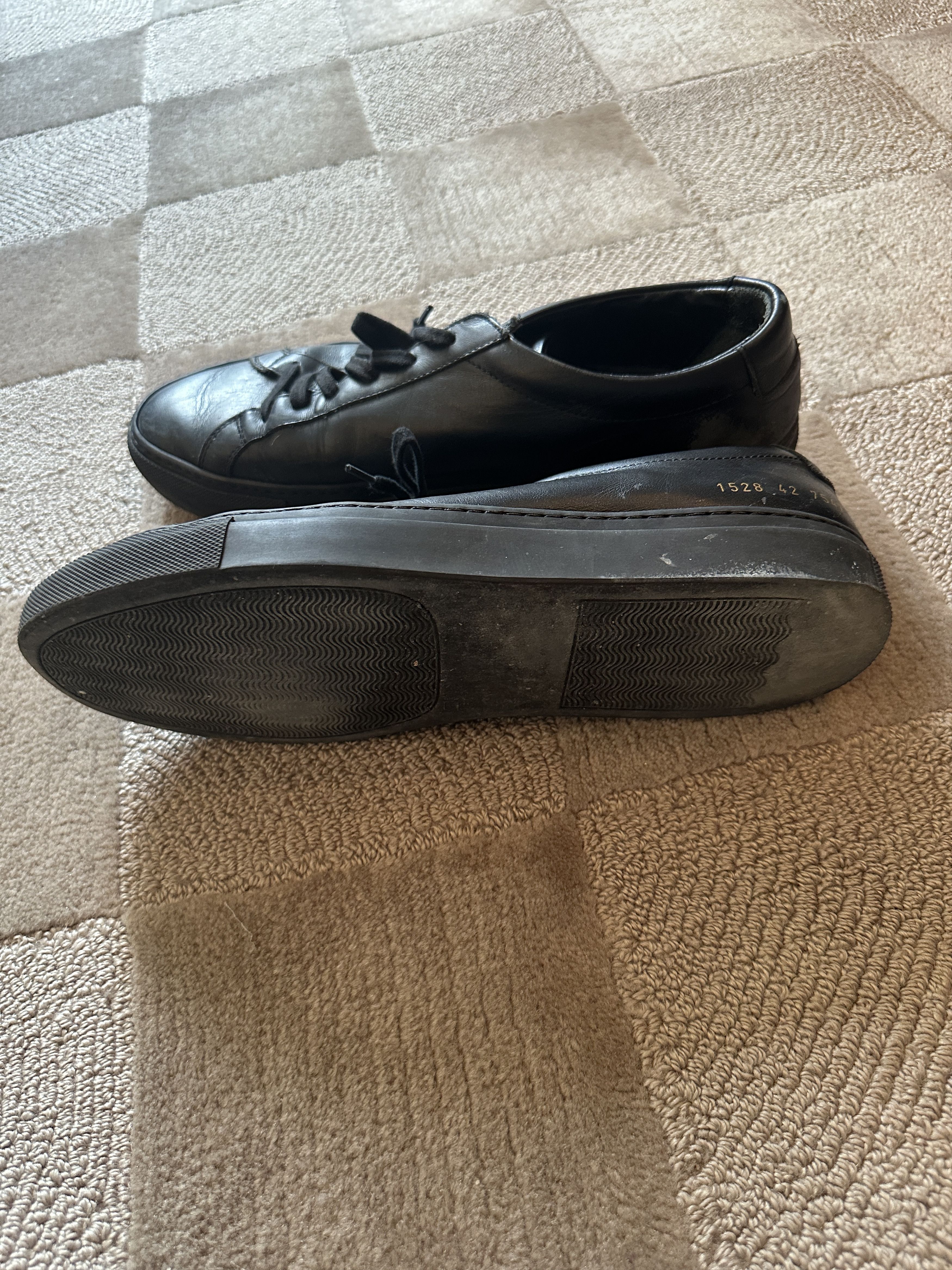 Common Projects Common Projects All-Black Leather Sneakers Size US 9 / EU 42 - 4 Thumbnail