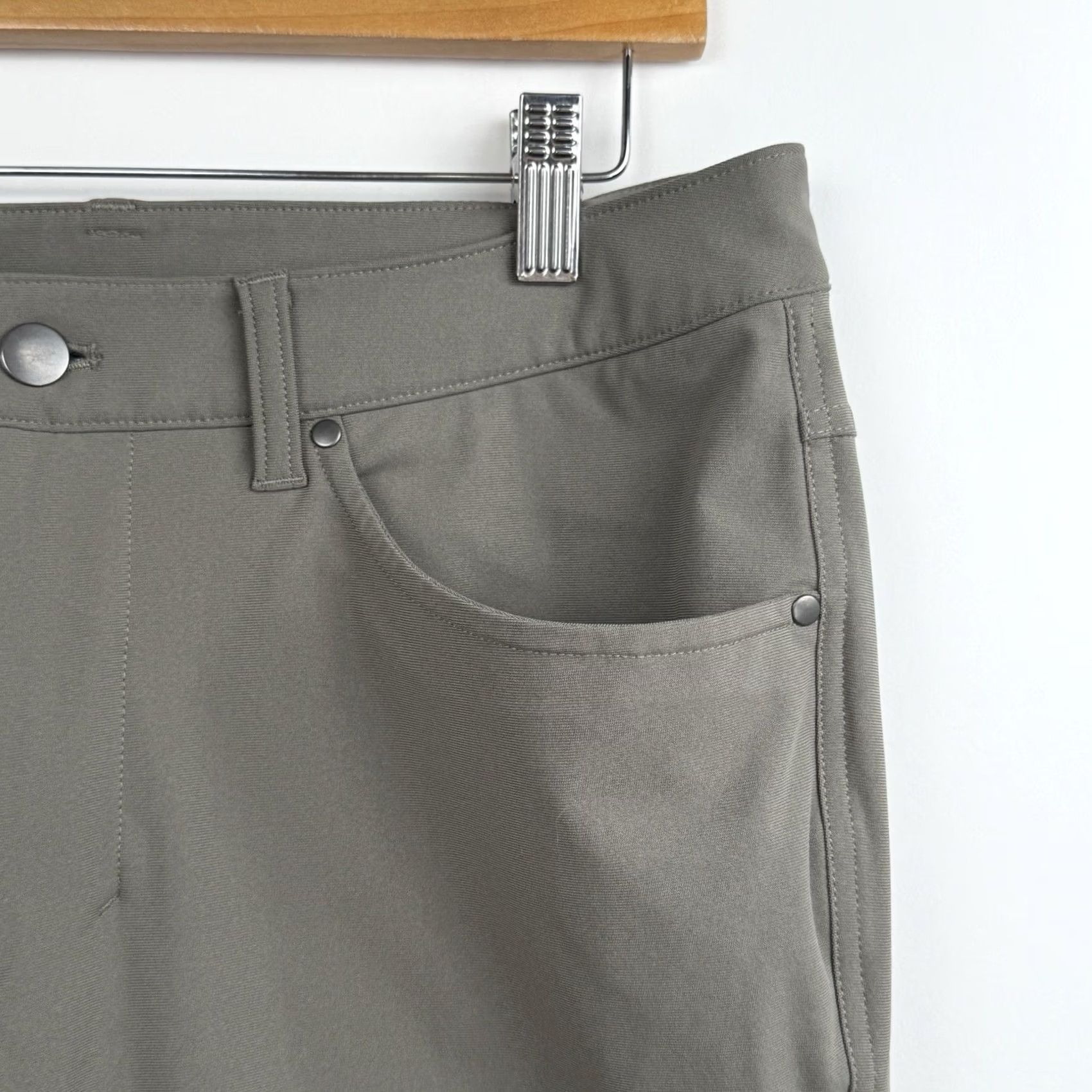 Lululemon VINTAGE? No. Lululemon ABC Pants Men 31 5-Pocket Classic Warpstreme Gray Shirt? Size US 31 - 4 Thumbnail