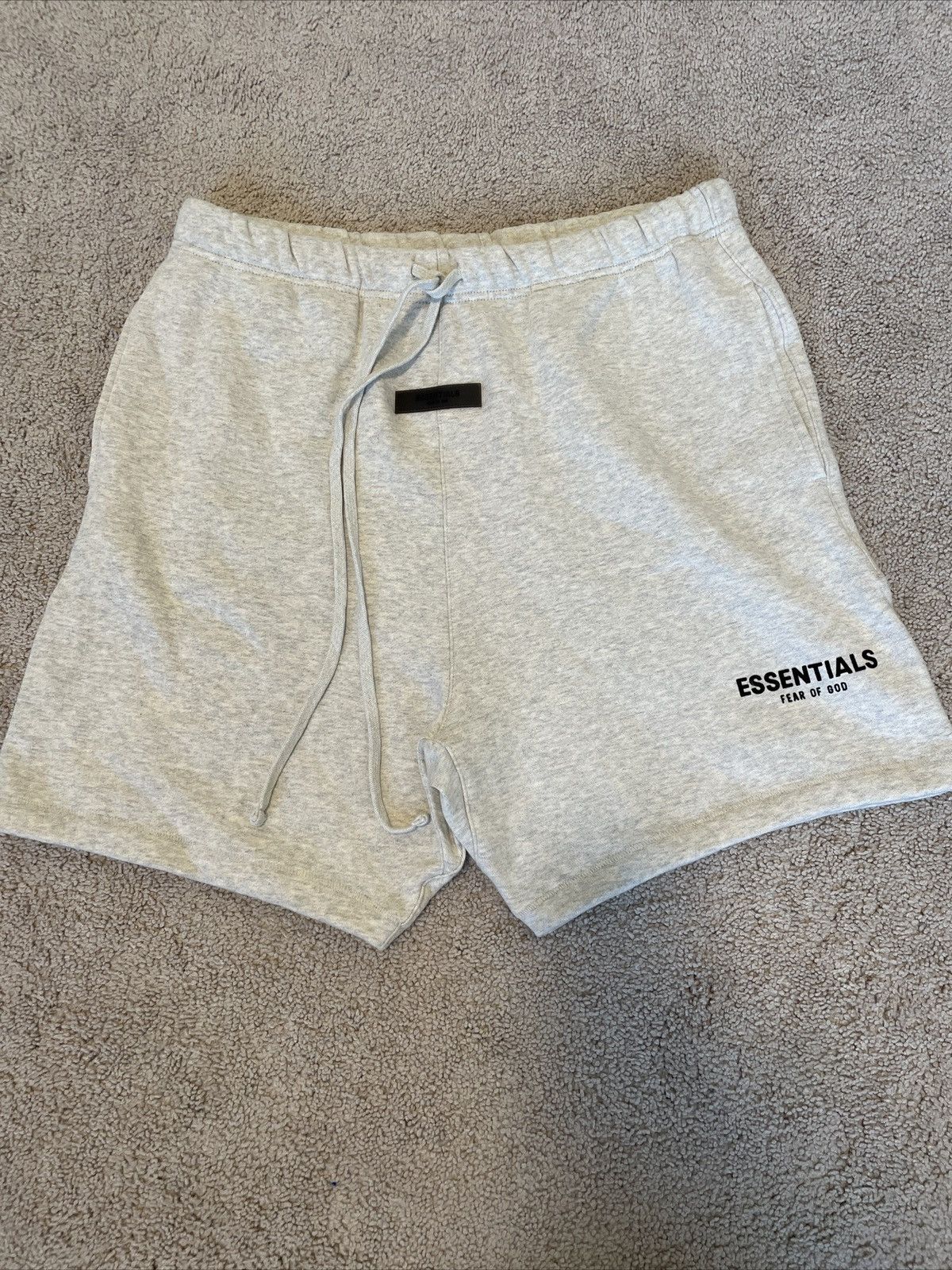 Essentials × Fear of God Essentials Shorts - Light Oatmeal Sweatshort - Fear Of God Size US 35 - 1 Thumbnail