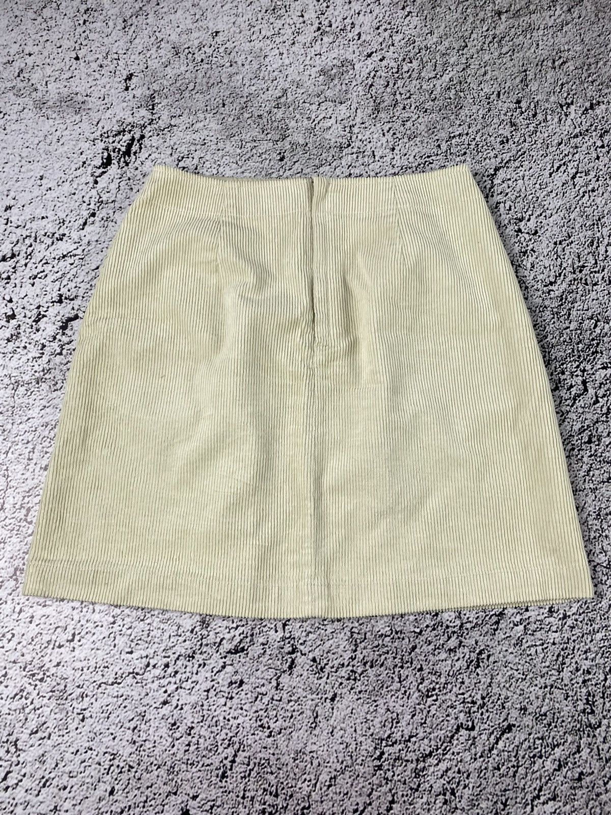 Vintage Y2K corduroy Uniqlo mini skirt 00s oldmoney style