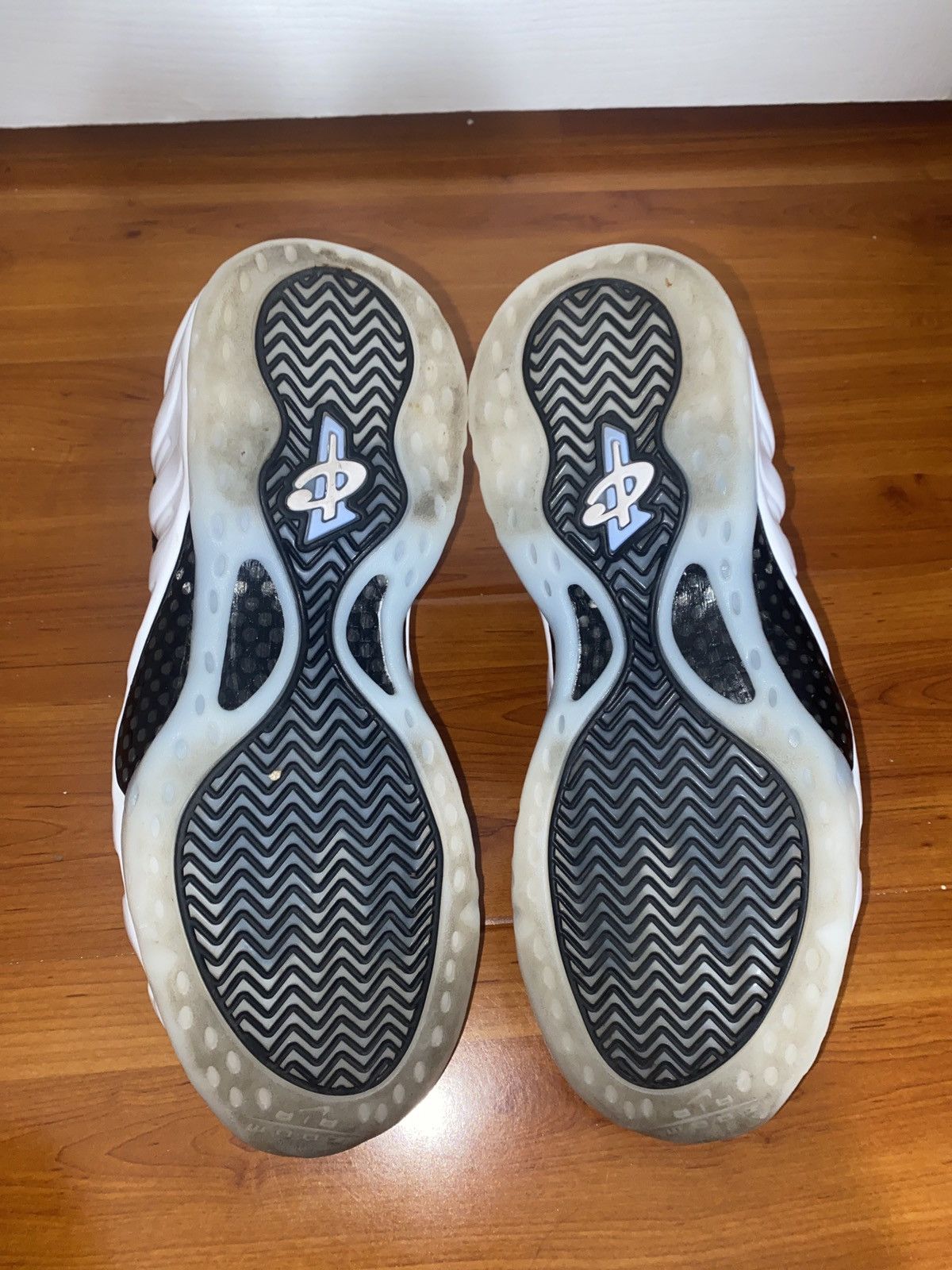Nike Air Foamposite One Size US 9.5 / EU 42-43 - 3 Thumbnail