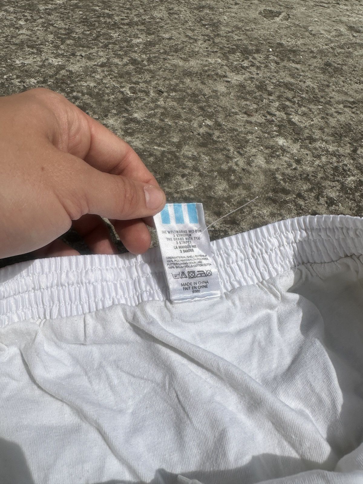 Adidas Vintage Adidas Shorts Logo Rare Streetwear Casual Style VTg Size US 34 / EU 50 - 4 Thumbnail