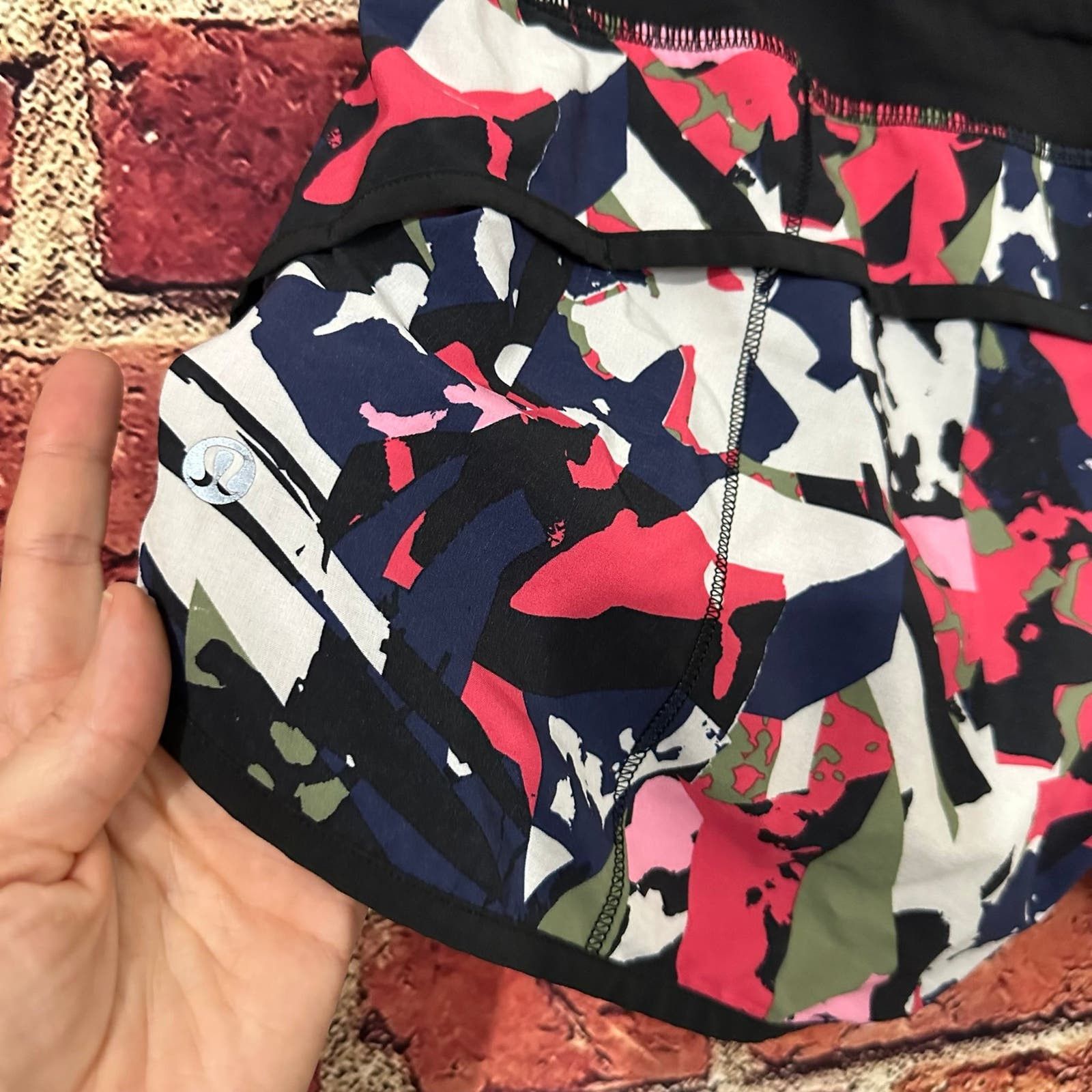 Lululemon lululemon shorts size 6 Size 28" / US 6 / IT 42 - 4 Thumbnail