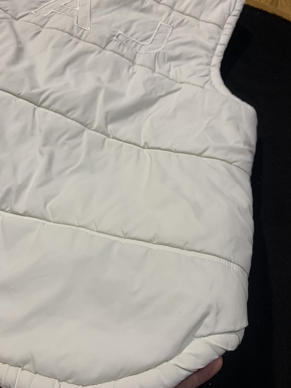 Armani × Giorgio Armani Vintage Armani Jeans Vest Big Back Logo Size L White Size US L / EU 52-54 / 3 - 19 Thumbnail