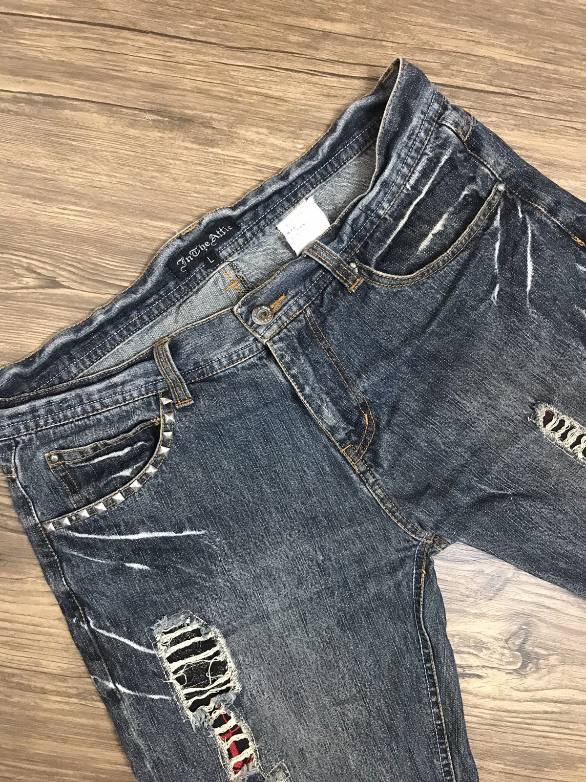 In The Attic 3/4 In The Attic Distressed jeans Punk Styles Size US 33 - 2 Thumbnail