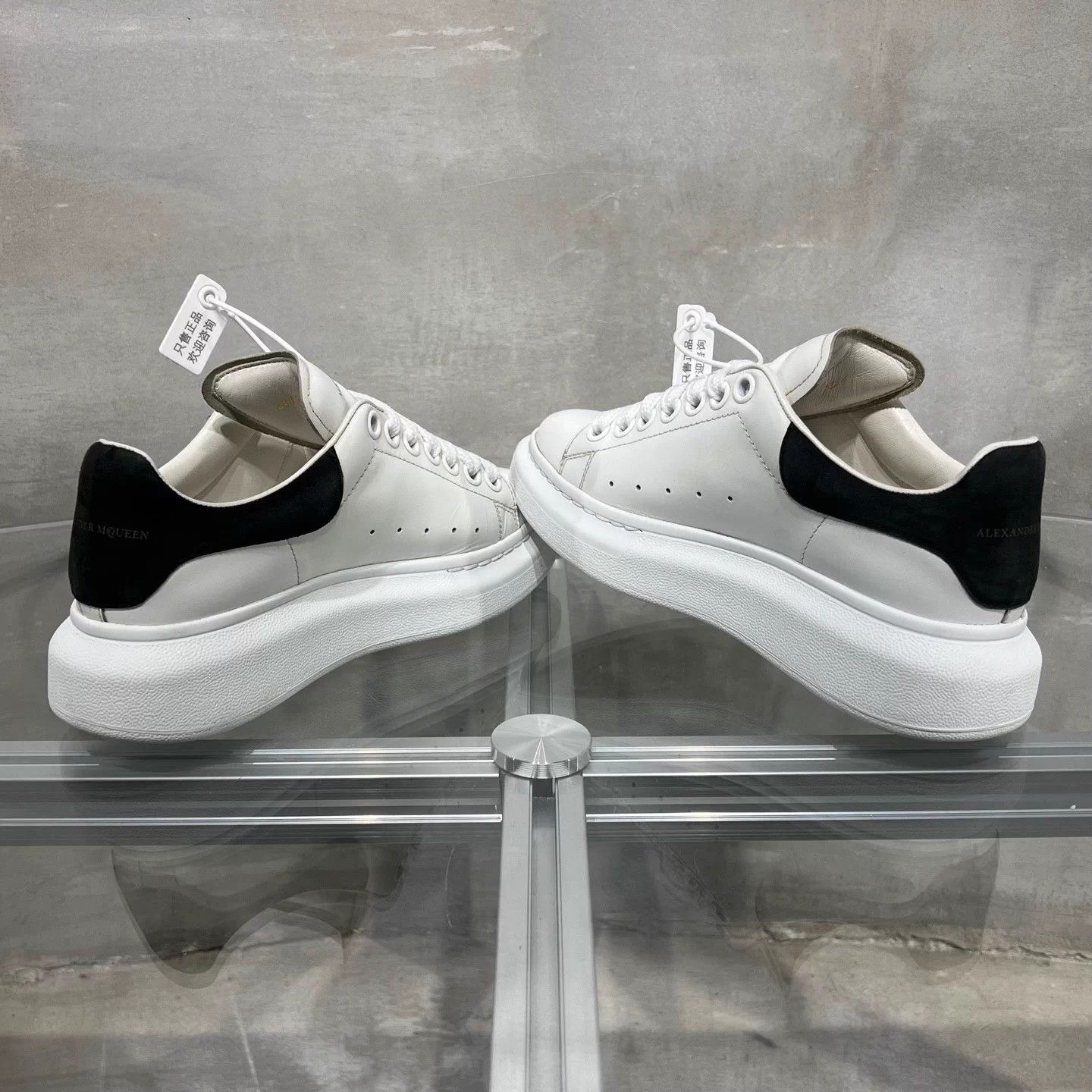 Alexander Wang Alexander Wang white low-top sneakers black toe 35 Size US 4 / IT 34 - 5 Thumbnail