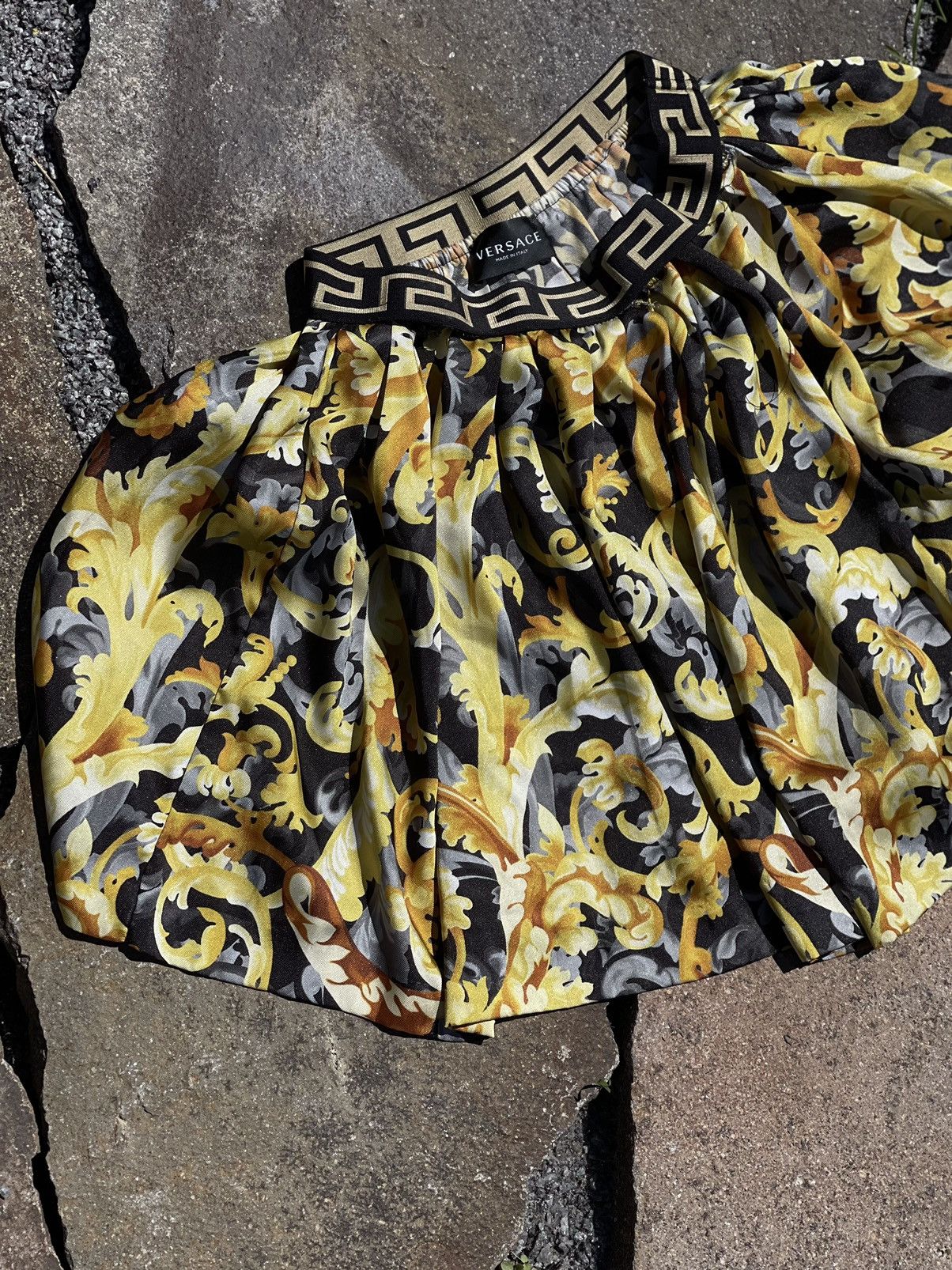 Versace Versace baroque style print mini skirt Size 25" / US 0 / IT 36 - 3 Thumbnail