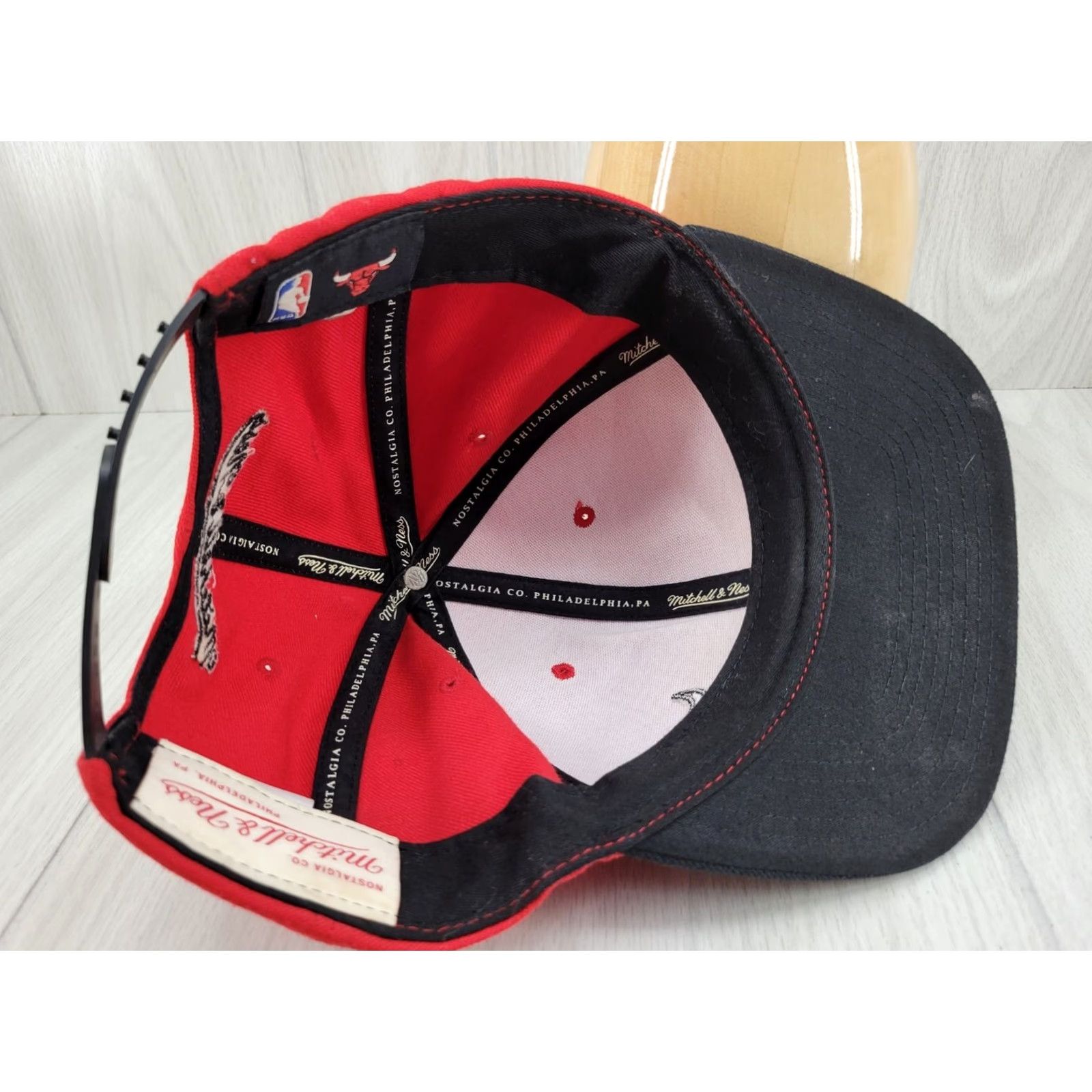 Mitchell & Ness VINTAGE? Chicago Bulls Mitchell & Ness Snapback Hat Black Red Men Adjustable Red Cap Size ONE SIZE - 7 Thumbnail
