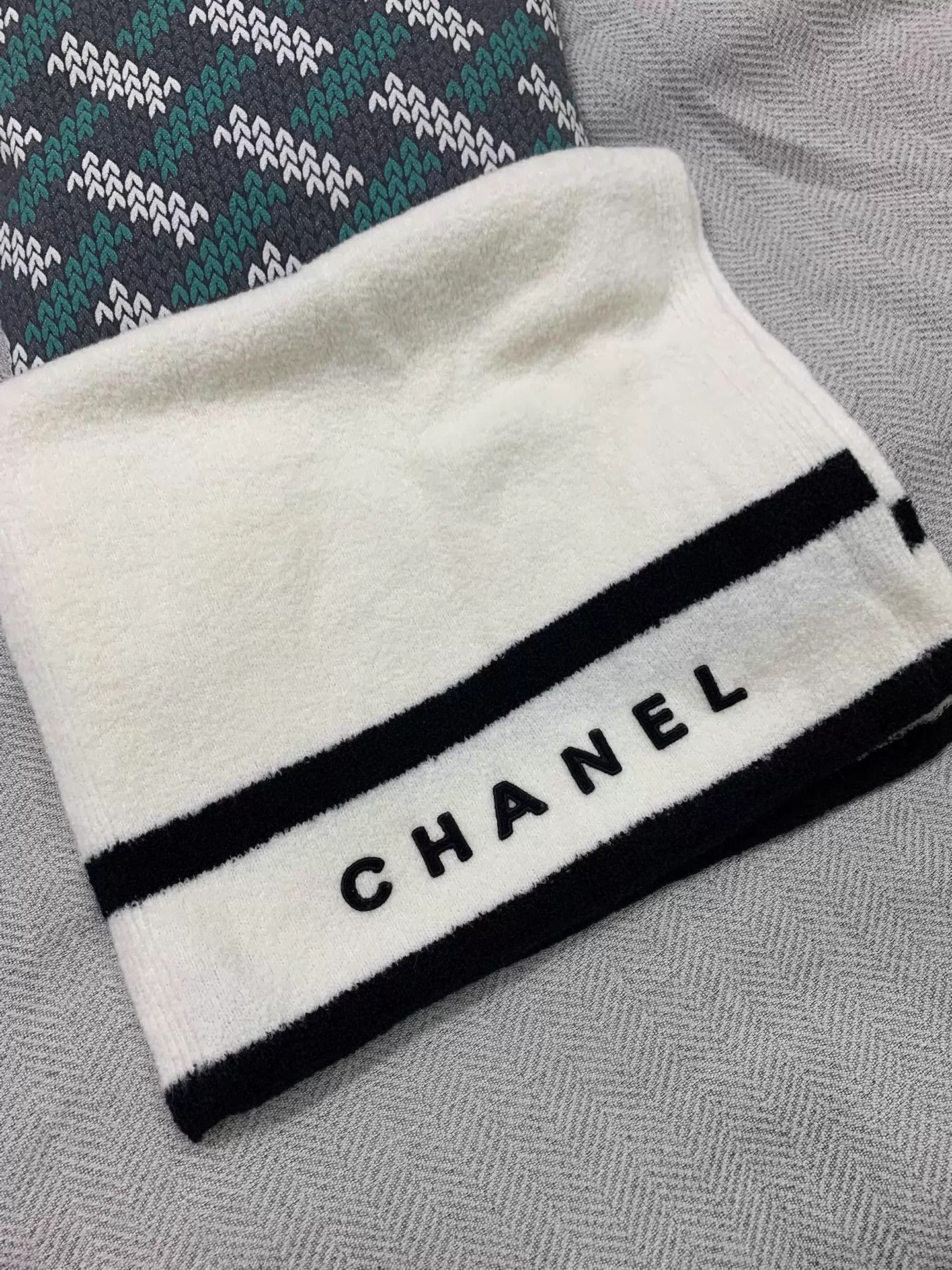 Chanel Chanel Women's Black & White Logo Cashmere Scarf Size ONE SIZE - 1 Thumbnail