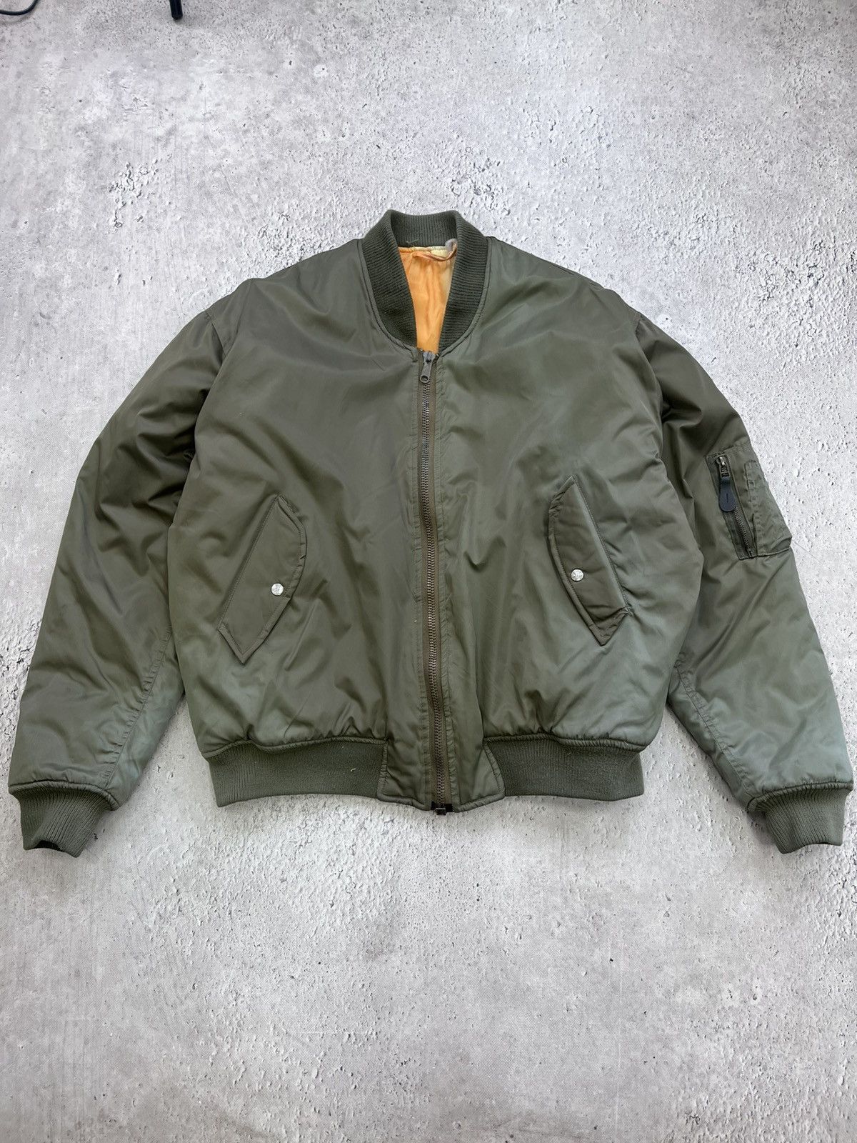 Alpha Industries Vintage KANYE WEST STYLE Alpha Industries Bomber Jacket Size US XL / EU 56 / 4 - 1 Thumbnail