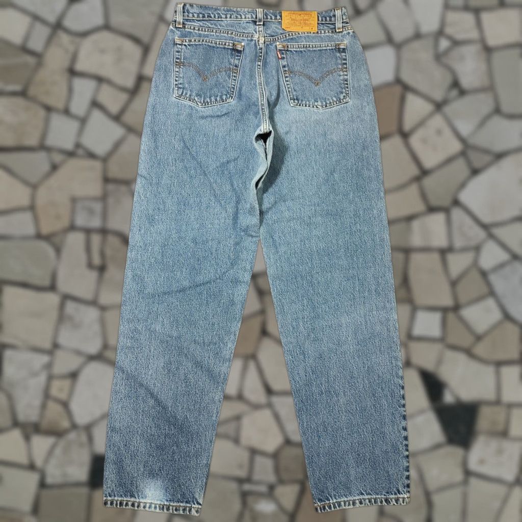Levi's VINTAGE Levi's Jeans Womens 12 Straight Leg 560 High Rise Loose Fit 31 Inseam Blue 100% Cotton Denim 5-Pocket Regular Inseam 31 Mens Womens Size 34" / US 12 / IT 48 - 1 Thumbnail