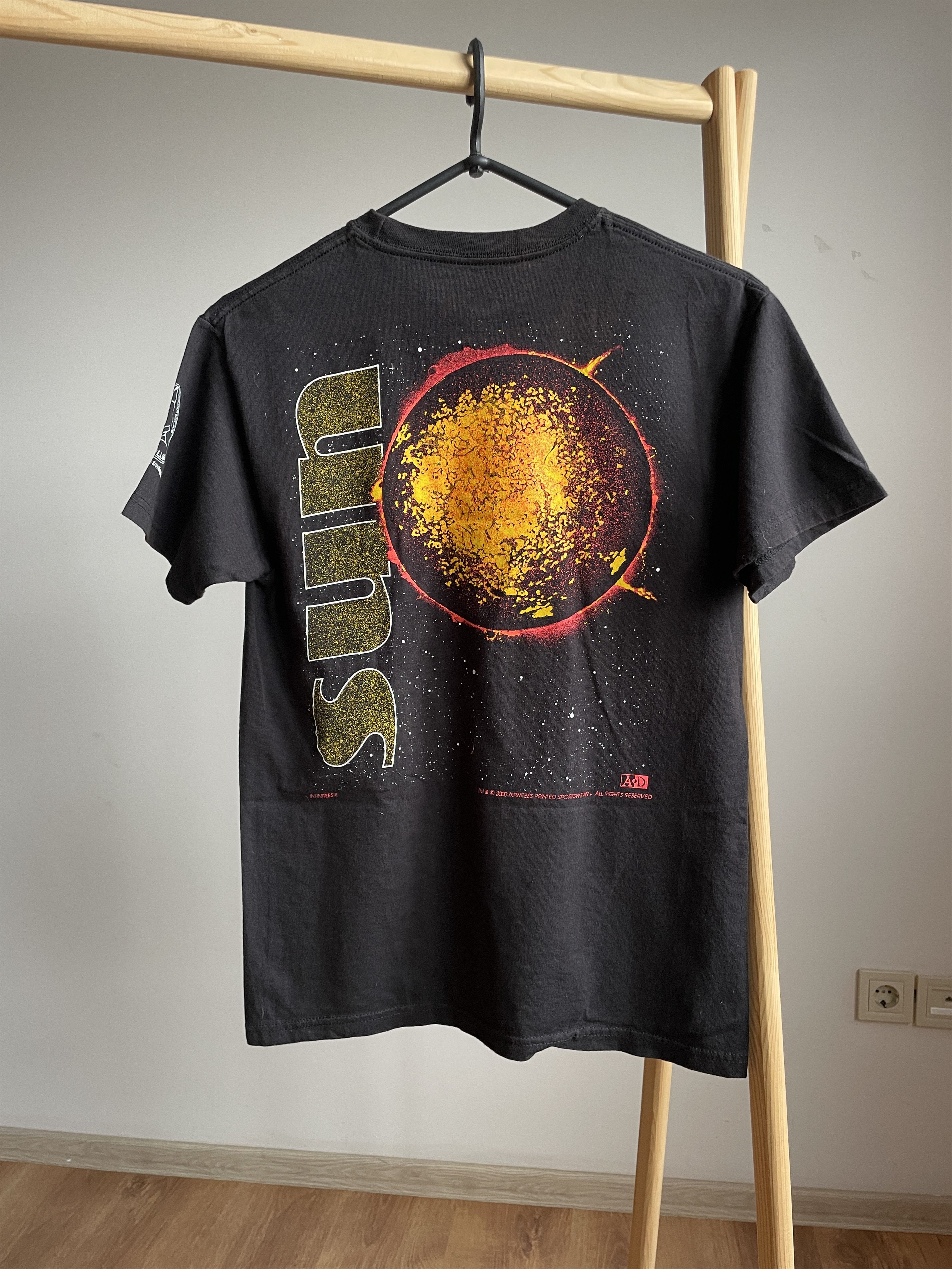 Vintage Alpine Astrovillage Lue-Stailas Vintage 2000 Sun T-Shirt Size US S / EU 44-46 / 1 - 1 Thumbnail