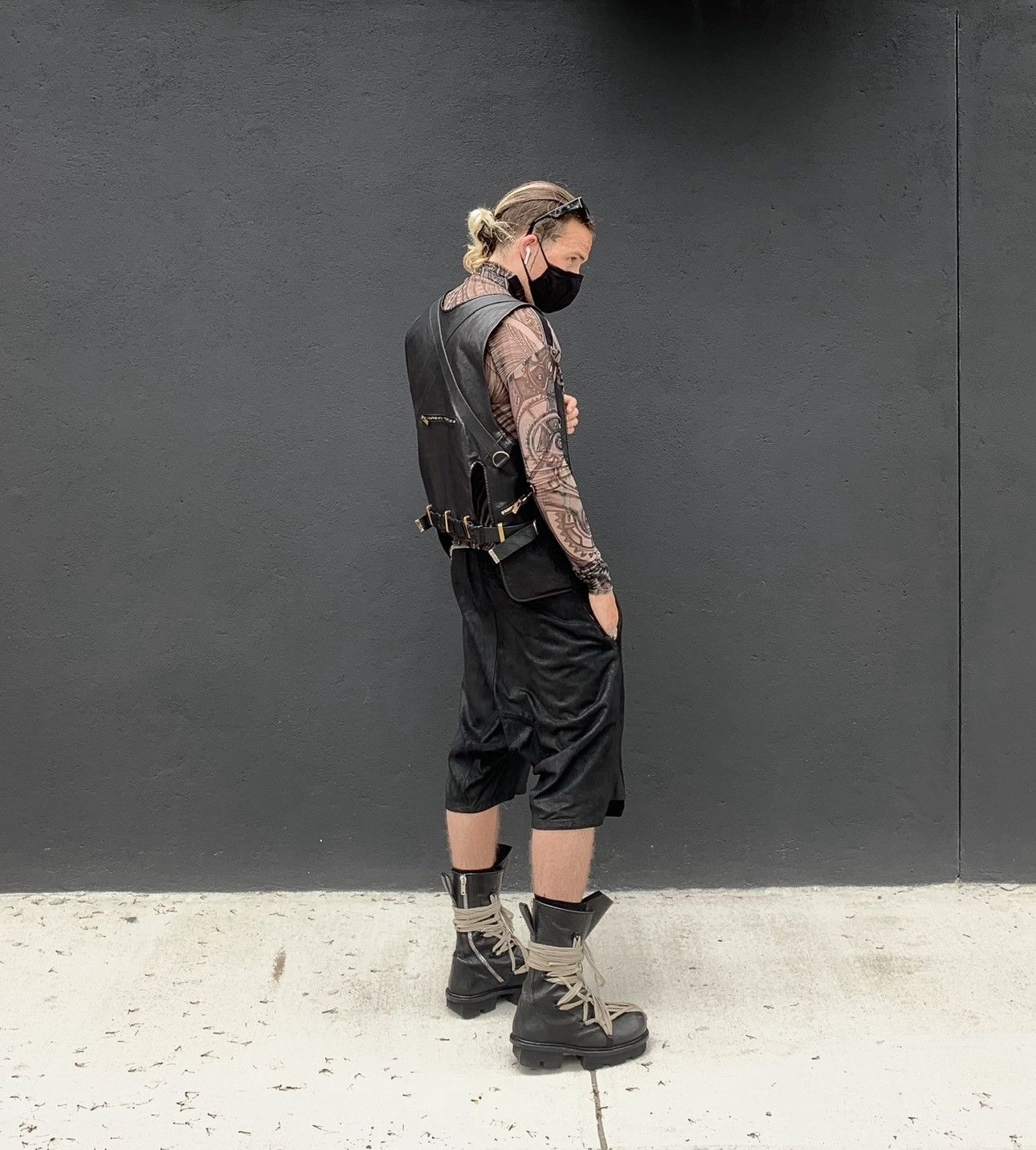 IERIB ‼️RARE‼️ Horse Leather “Parachute” Vest Bag from IERIB Size ONE SIZE - 10 Thumbnail