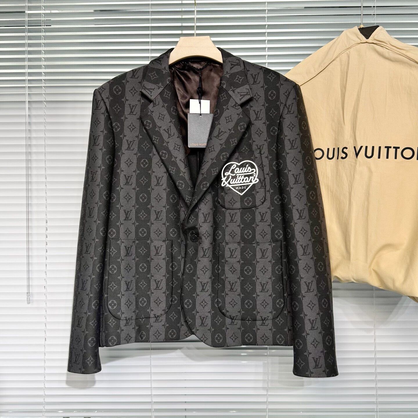 Louis Vuitton louis vuitton nigo collaboration wool blazer Size US L / EU 52-54 / 3 - 1 Thumbnail