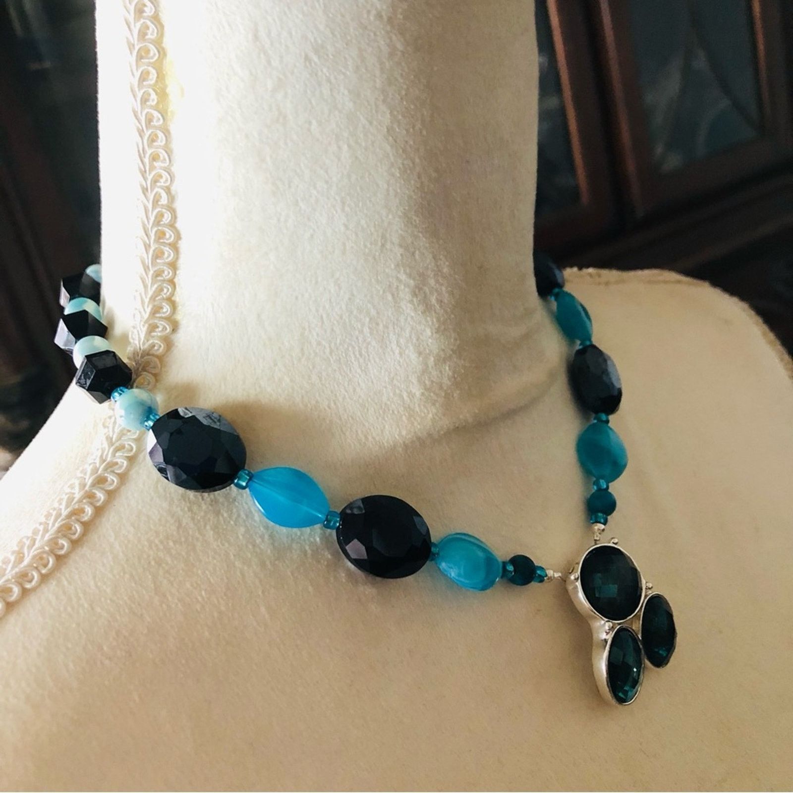 Handmade Handcrafted chunky jet crystal agate howlite stone necklac Size ONE SIZE - 3 Thumbnail