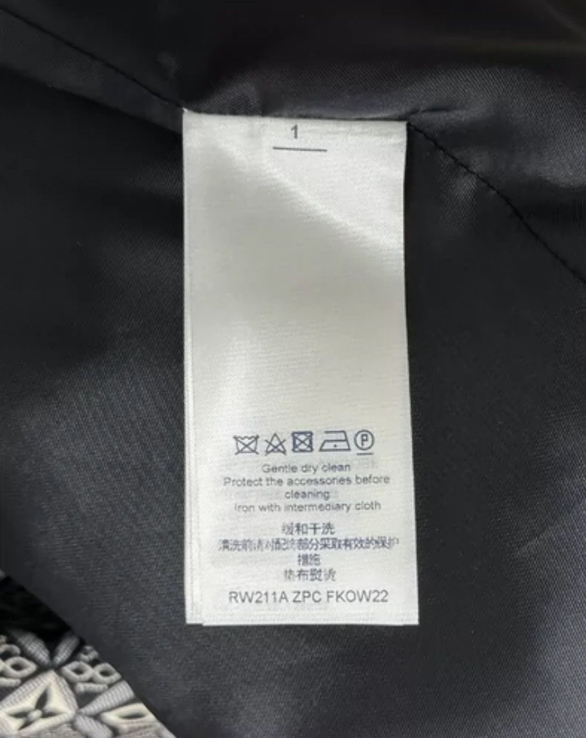 Louis Vuitton LOUIS VUITTON Fully Printed Leather Zipper Jacket Size US S / EU 44-46 / 1 - 5 Thumbnail