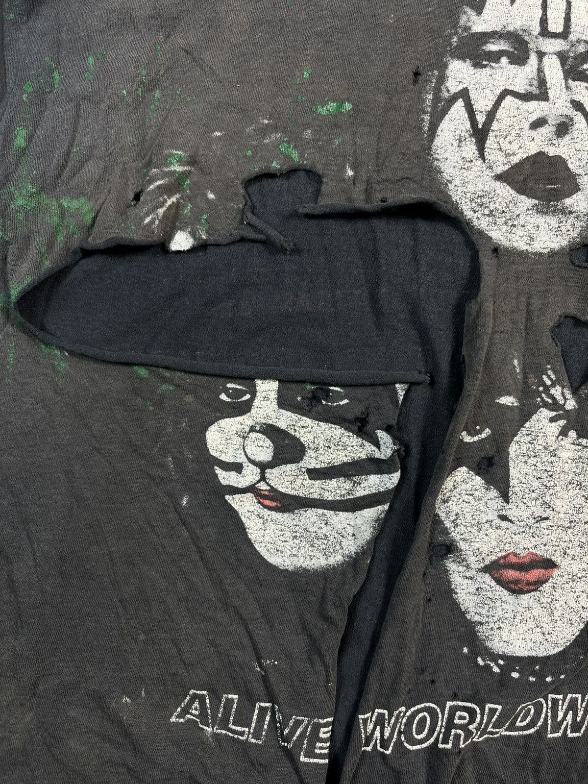 KISS KISS Alive Worldwide Tour 96 97 Distressed Faded Tee Size US XL / EU 56 / 4 - 4 Thumbnail