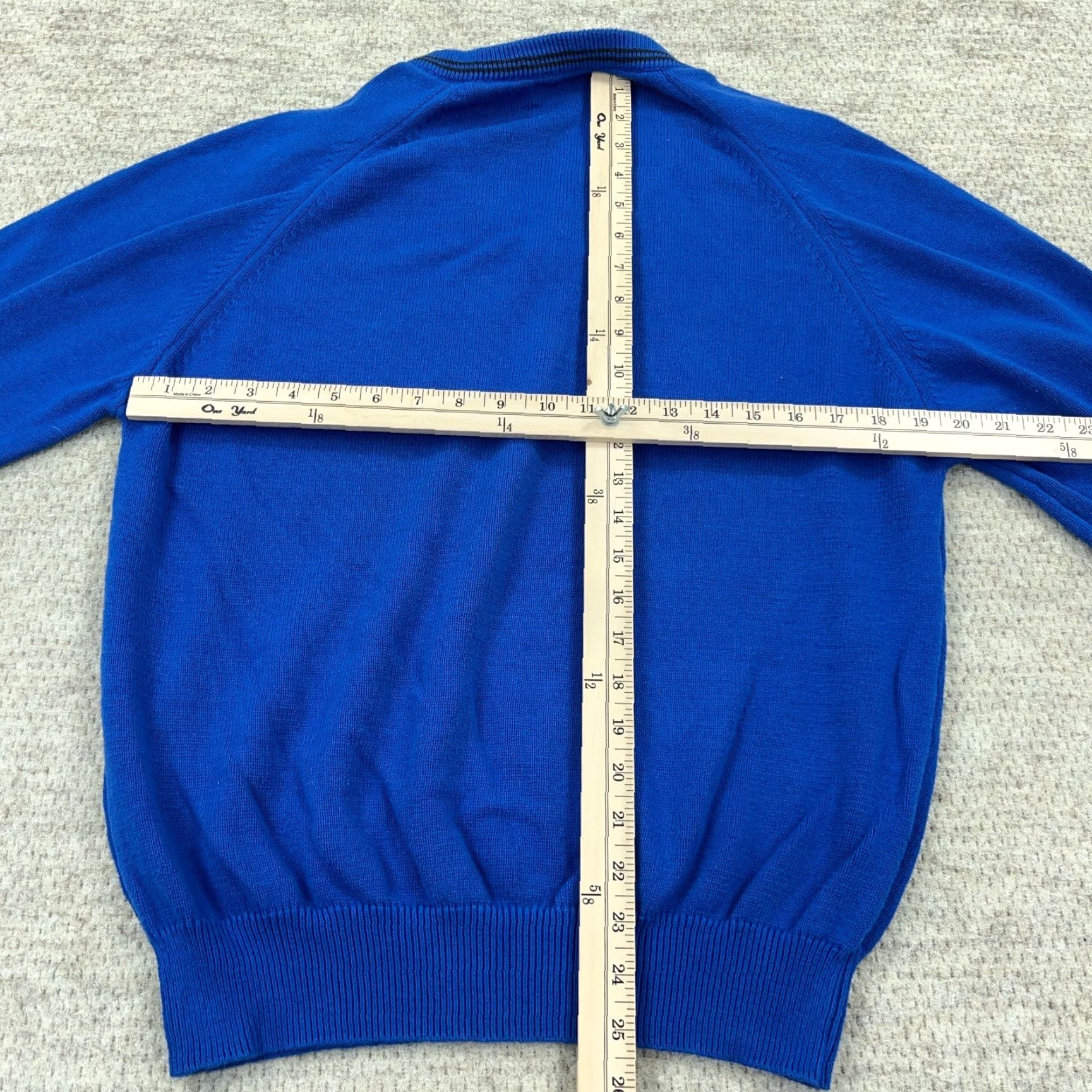 Van Heusen VINTAGE Van Heusen Golf Sweater Men L Royal Blue V Neck Embroidered Logo 90s USA Mens Size US L / EU 52-54 / 3 - 7 Thumbnail